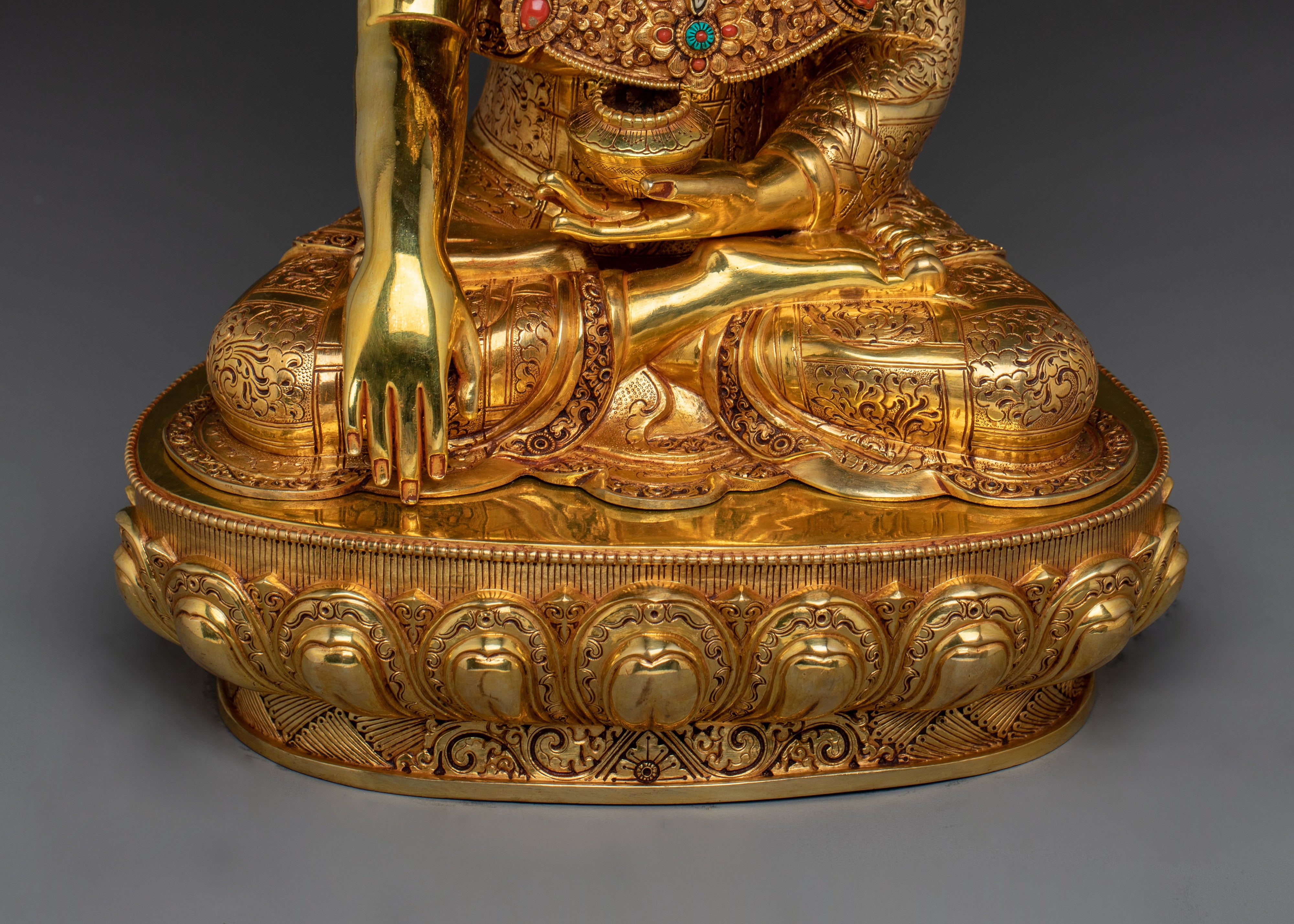 Crowned Gautama Buddha Statue | The Founder of Buddhism