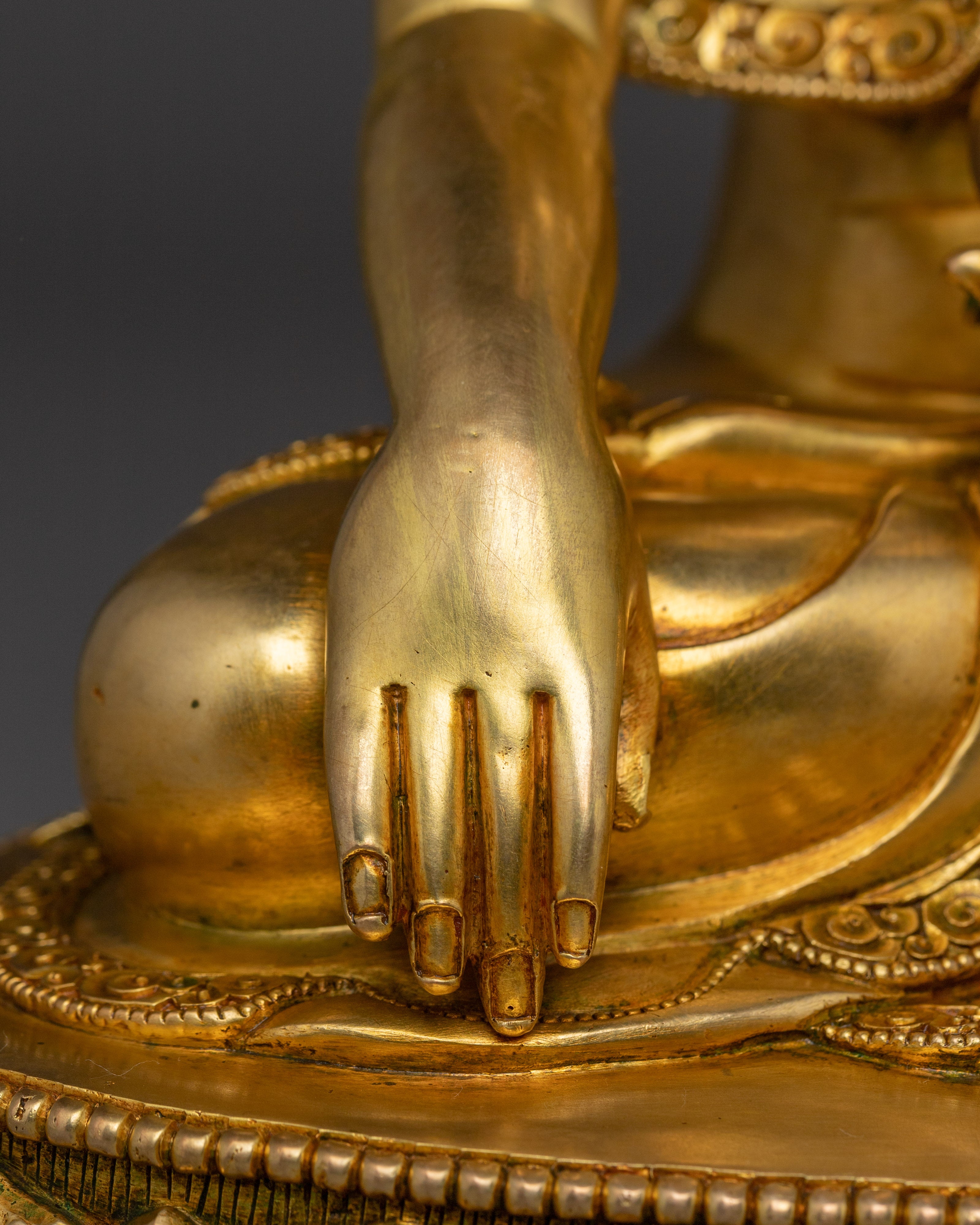 Serene Gautama Buddha Statue | Shakyamuni Buddha - Founder of Buddhism