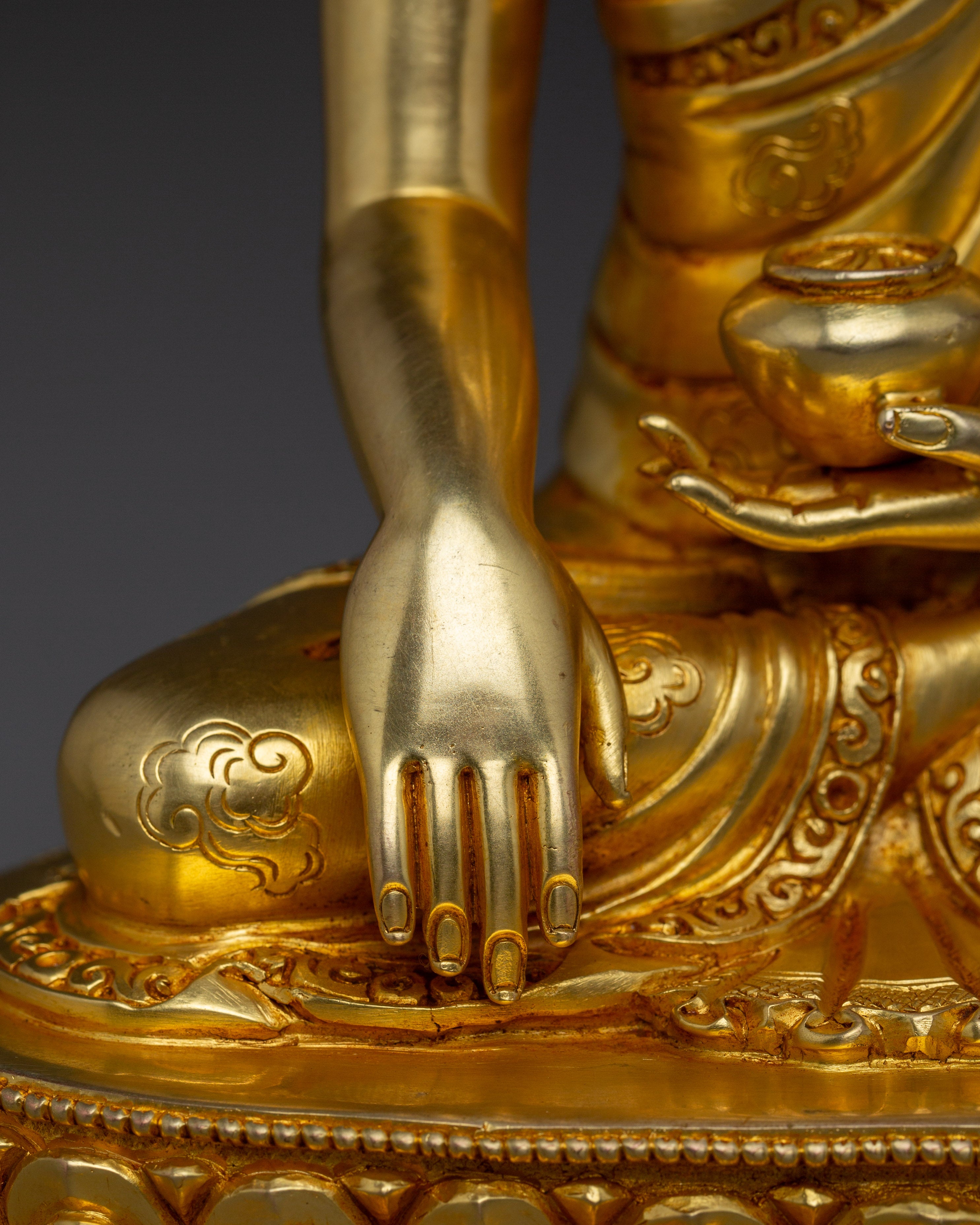 Historical Buddha Gautama Statue | Embodiment of Wisdom