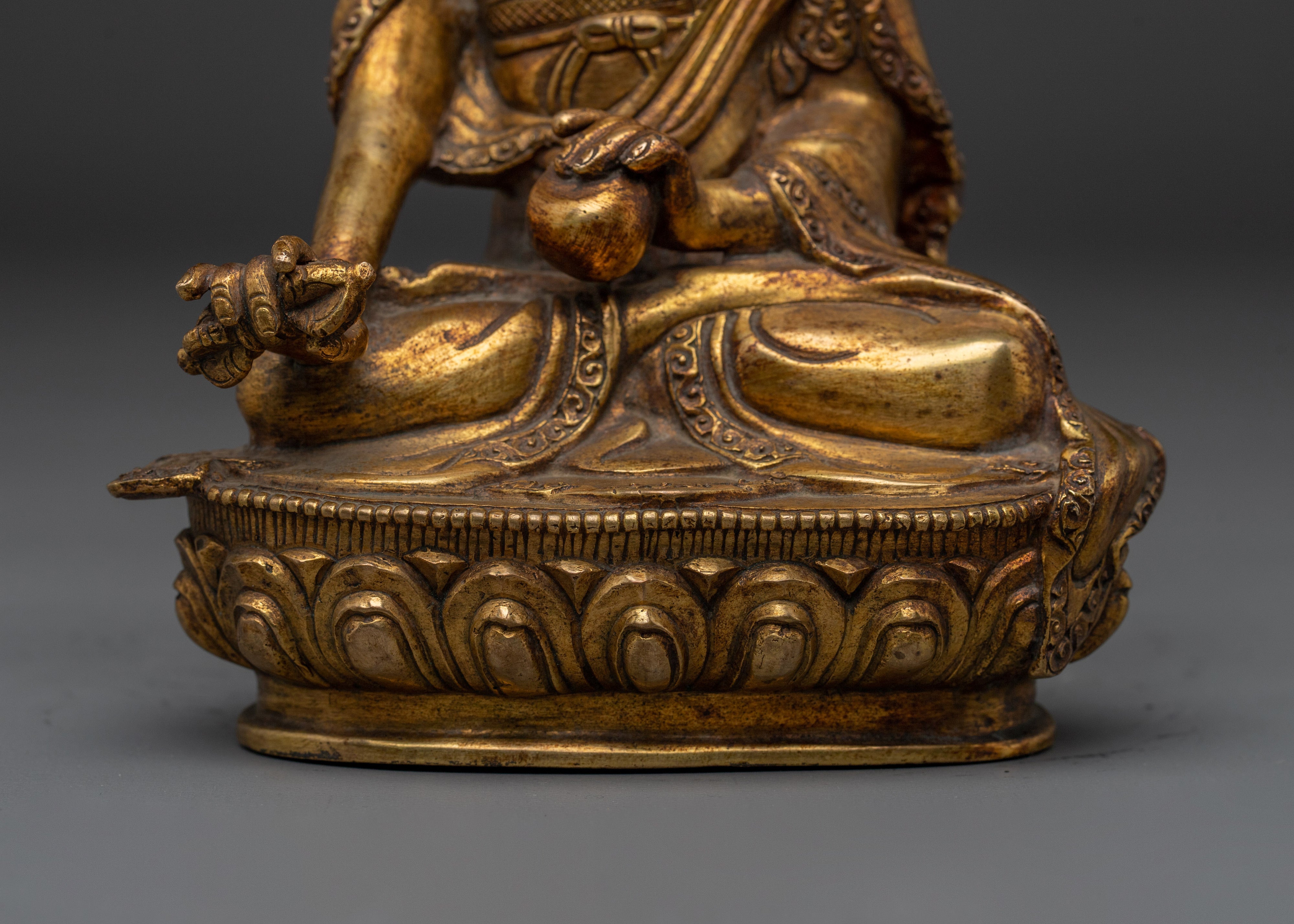 Shakya Senge Statue for Decor | Spiritual Guardian