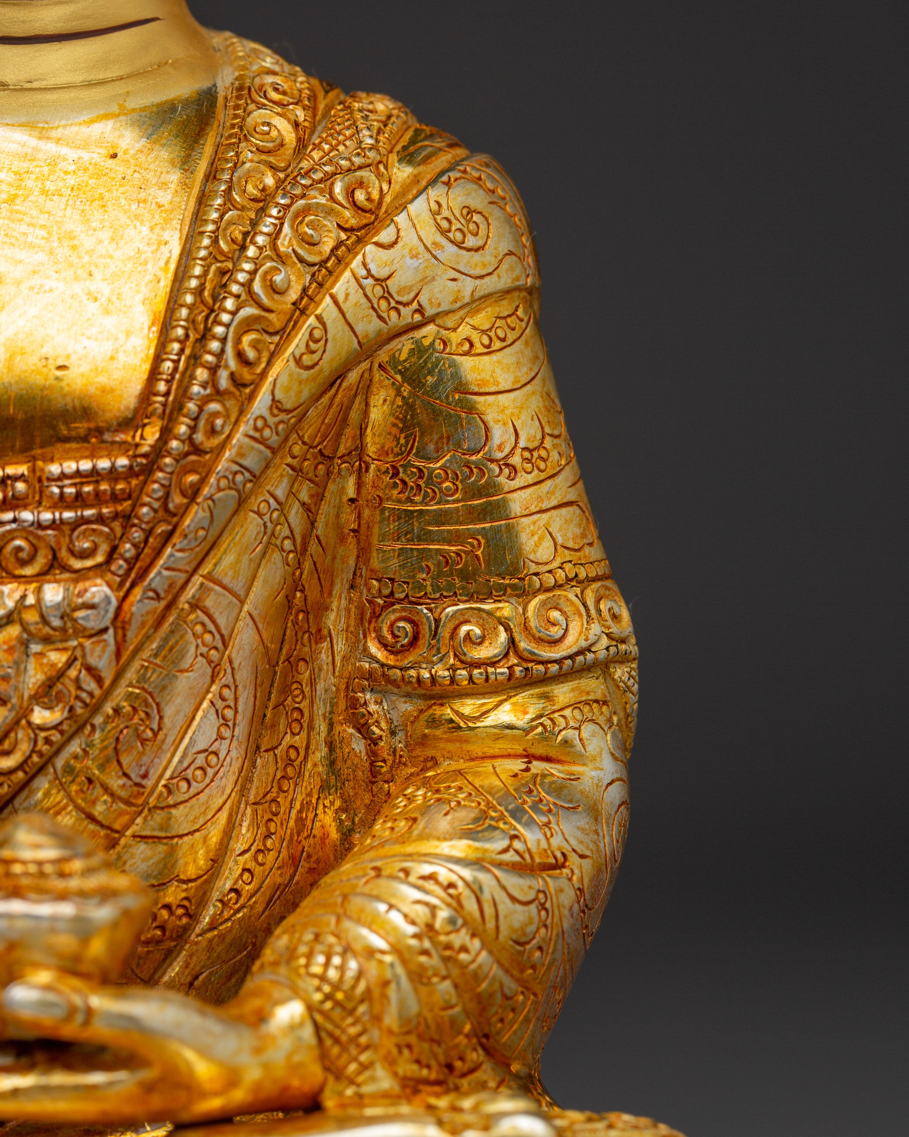 Shakyamuni Buddha - Paragon of Peace | 24K Gold Gilded Statue