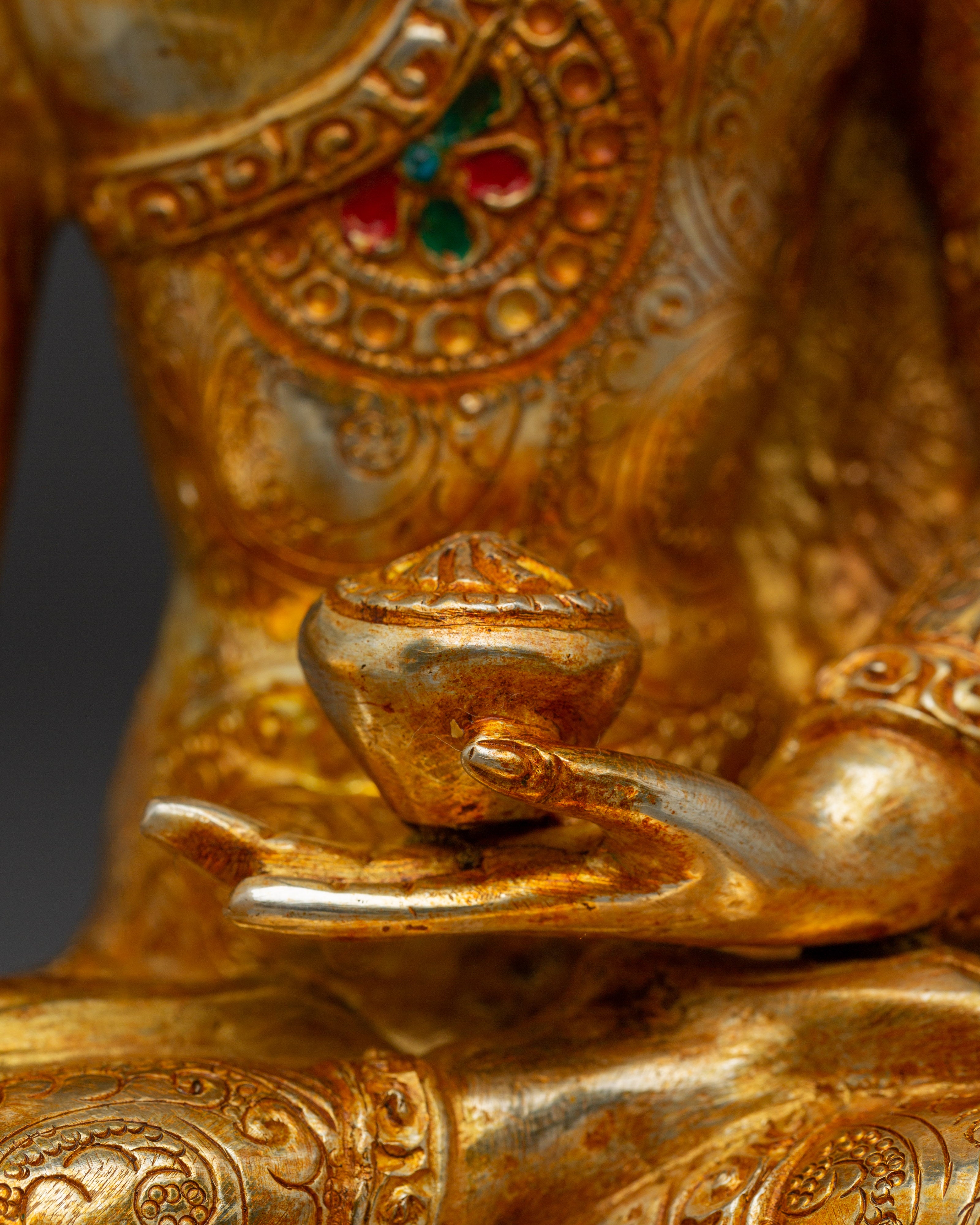 Peace Symbol Shakyamuni Buddha Statue | 24K Gold Gilded Art