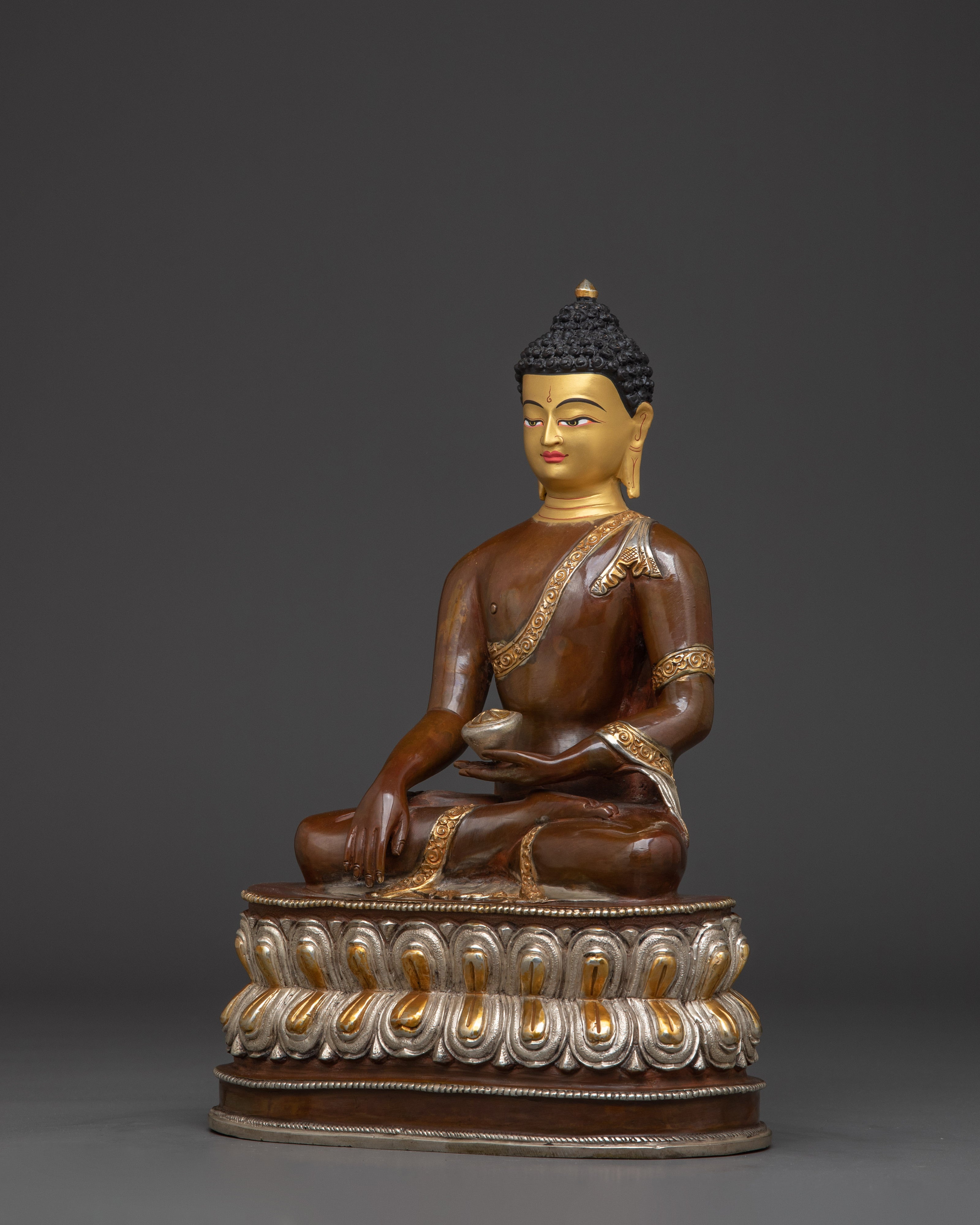 Shakyamuni Buddha in oxidized copper | Awakened Gautama Buddha