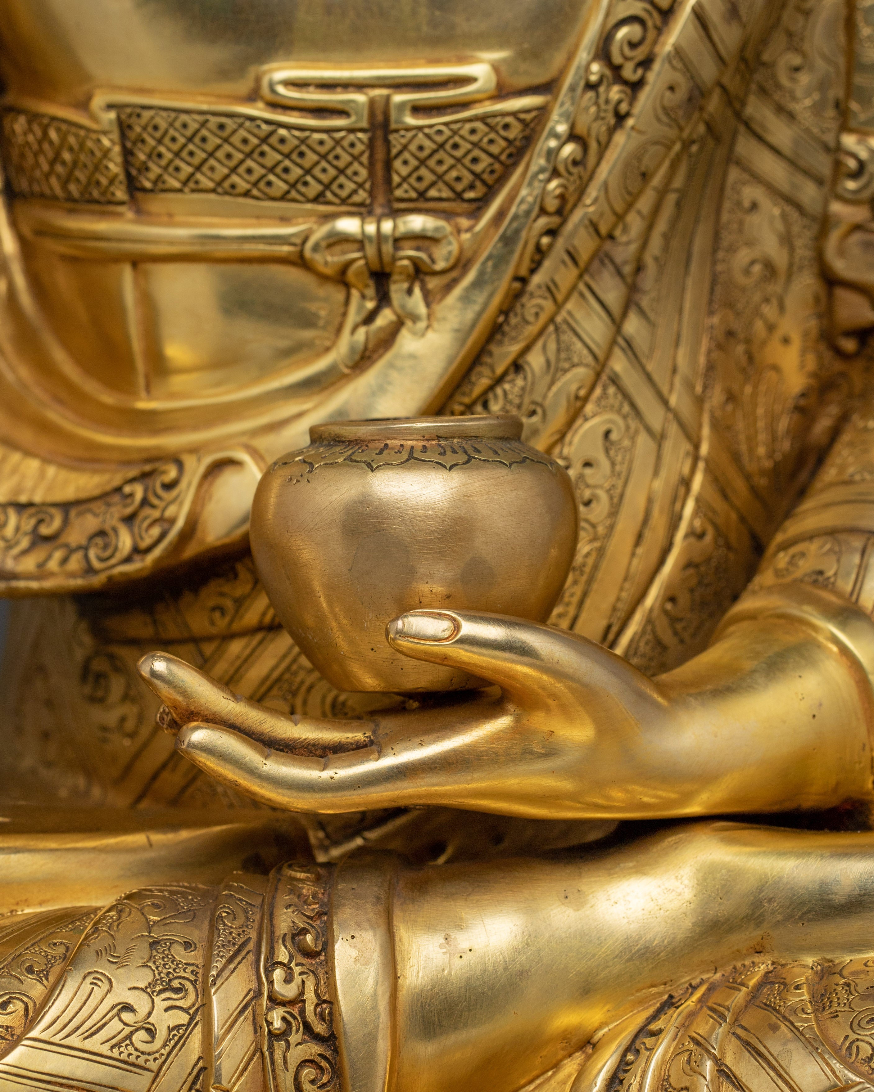 Majestic Shakyamuni Buddha statue 22.4" | Enlightened Buddha for Meditation