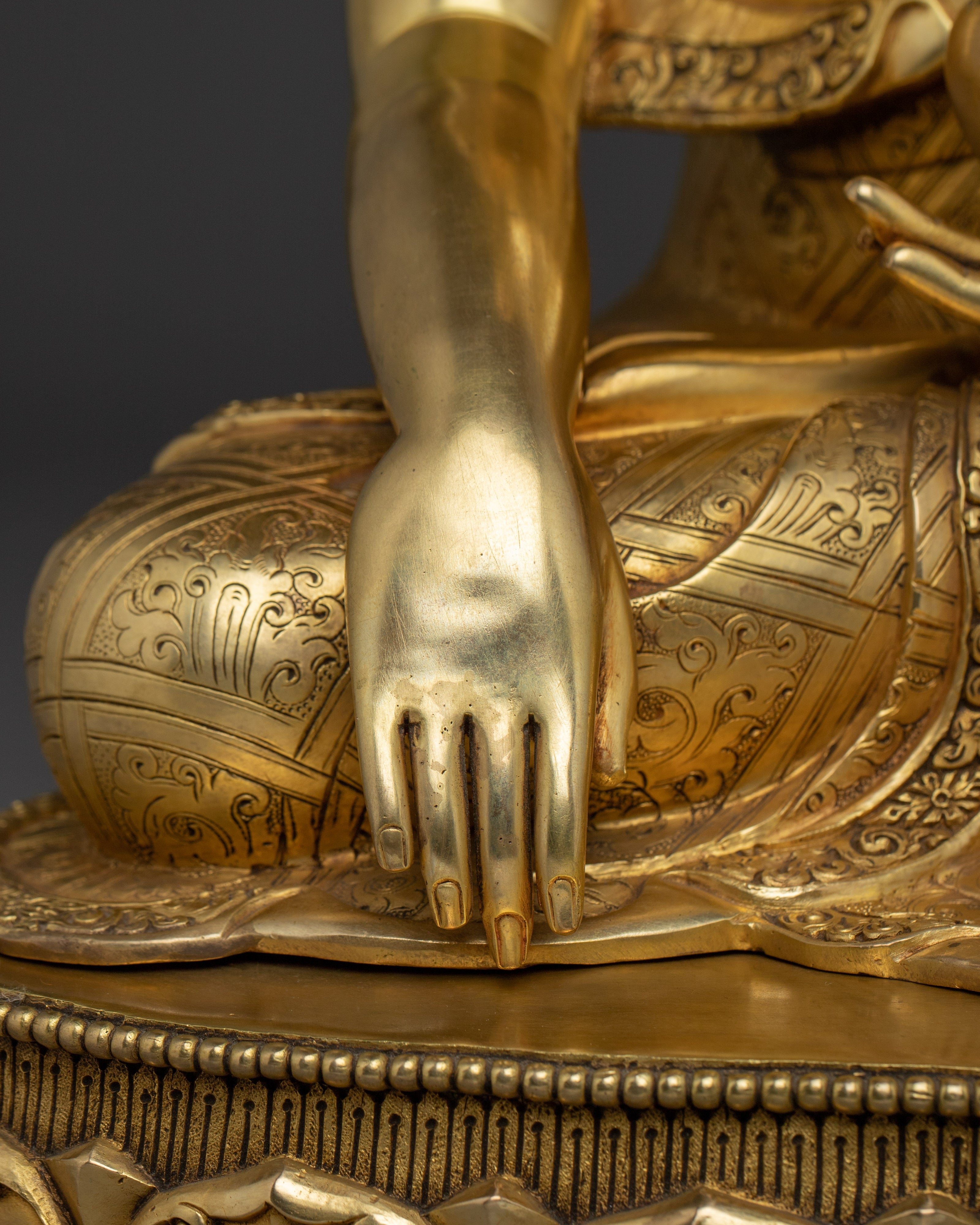 Majestic Shakyamuni Buddha statue 22.4" | Enlightened Buddha for Meditation