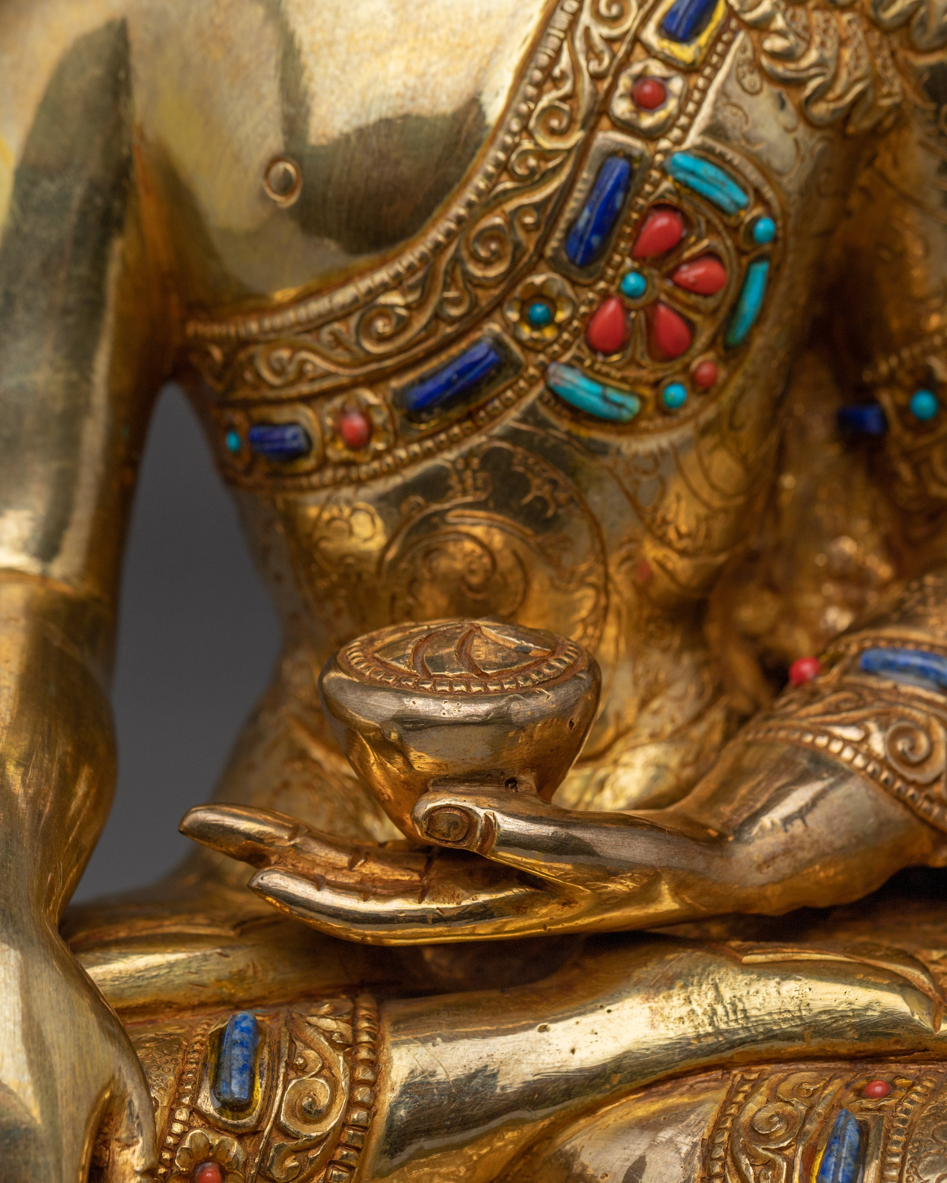 Paragon of Peace Shakyamuni Buddha | 24K Gold Gilded Statue