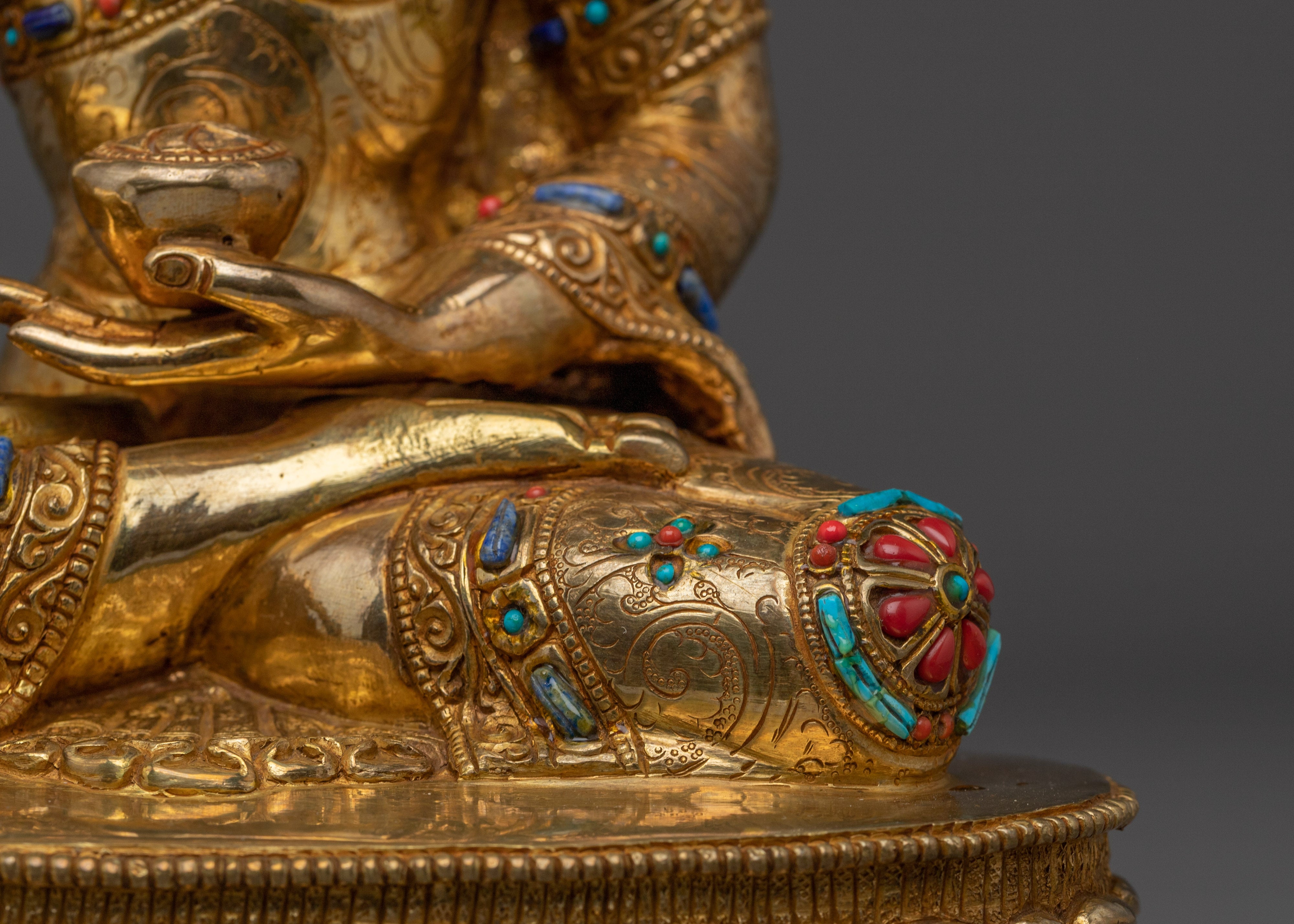 Paragon of Peace Shakyamuni Buddha | 24K Gold Gilded Statue