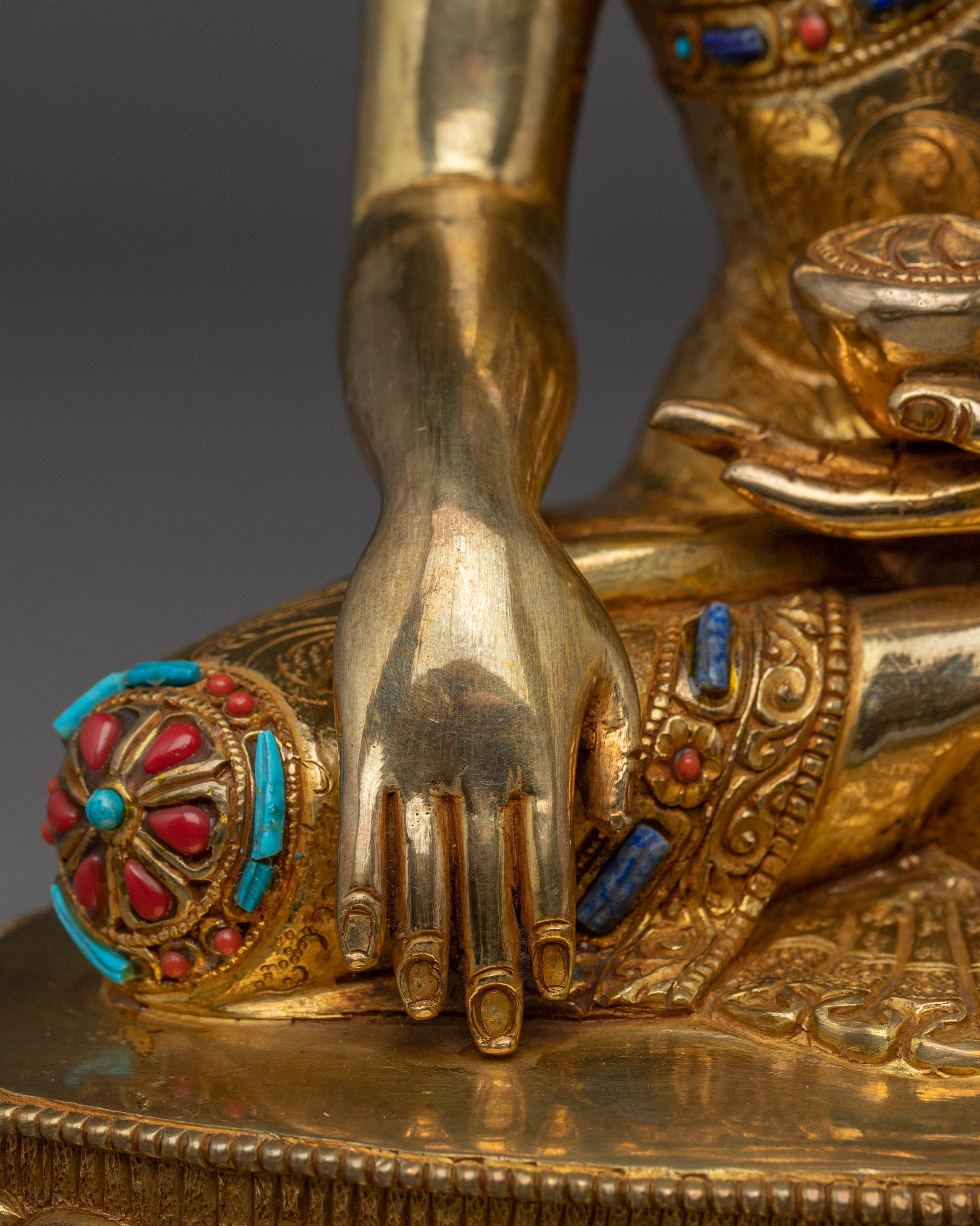 Paragon of Peace Shakyamuni Buddha | 24K Gold Gilded Statue