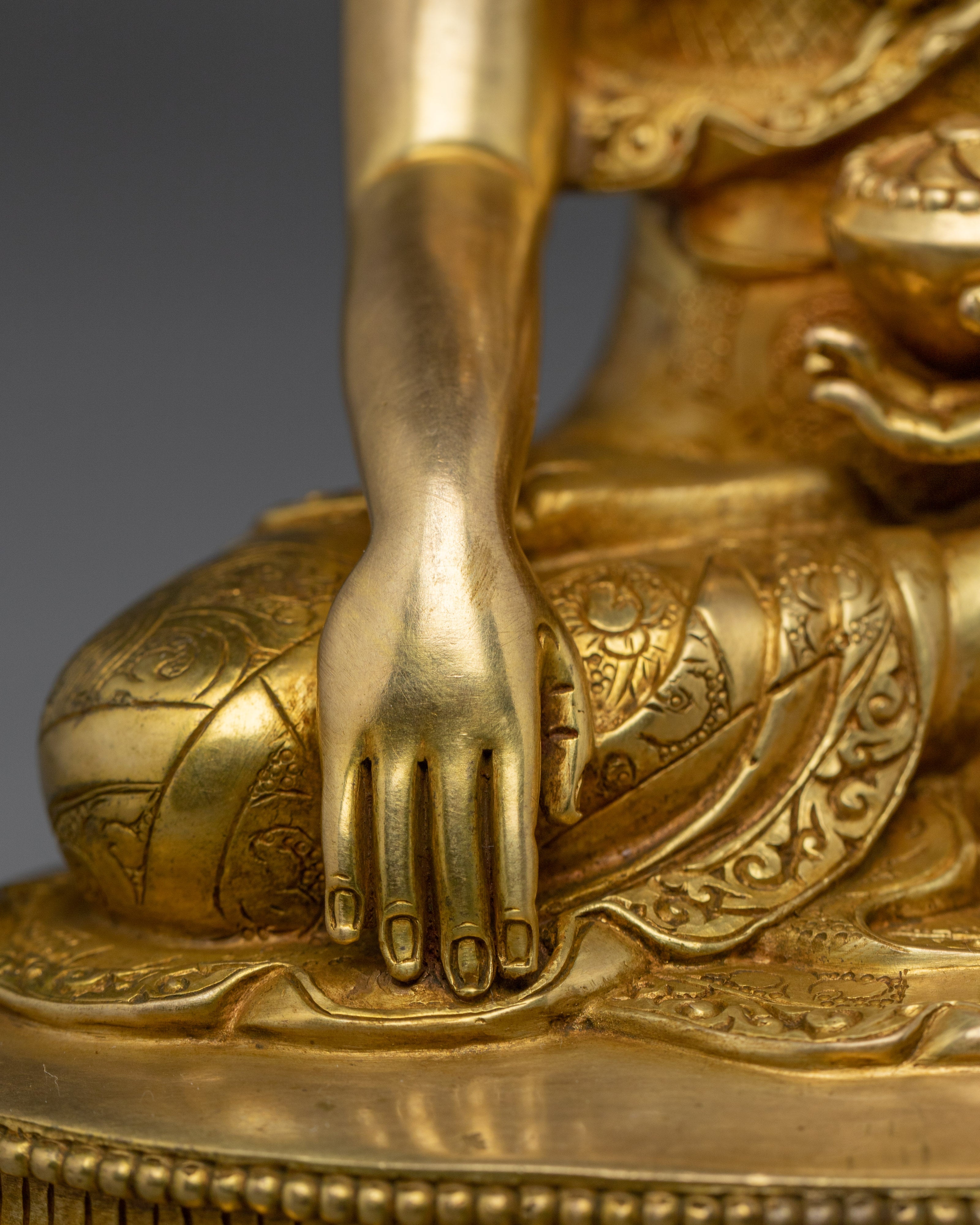 Shakyamuni Buddha Golden Decor Statue | Gautama Buddha Artwork