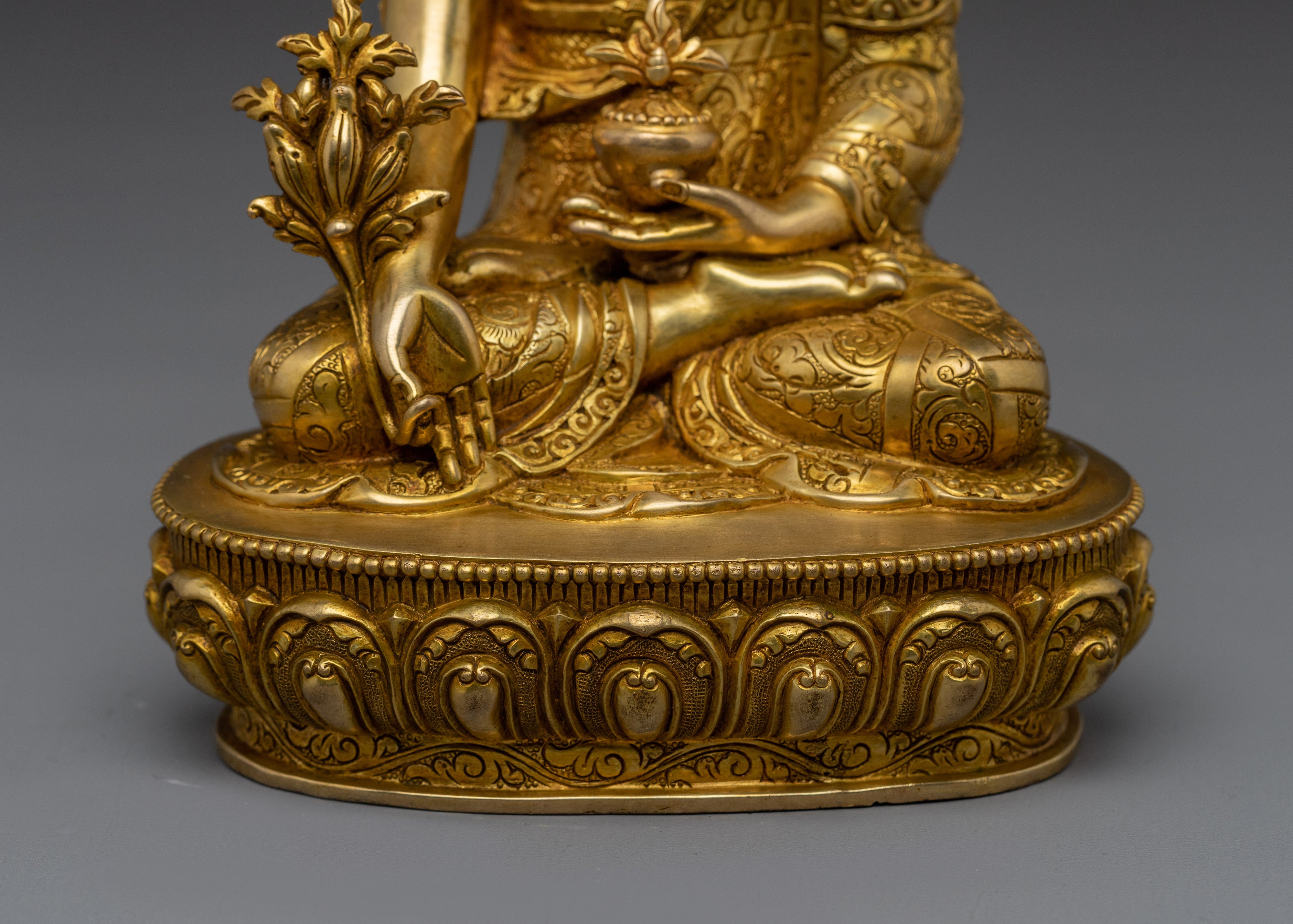 Enlightened Healer Medicine Buddha Statue | Bhaiṣajyaguru Artwork