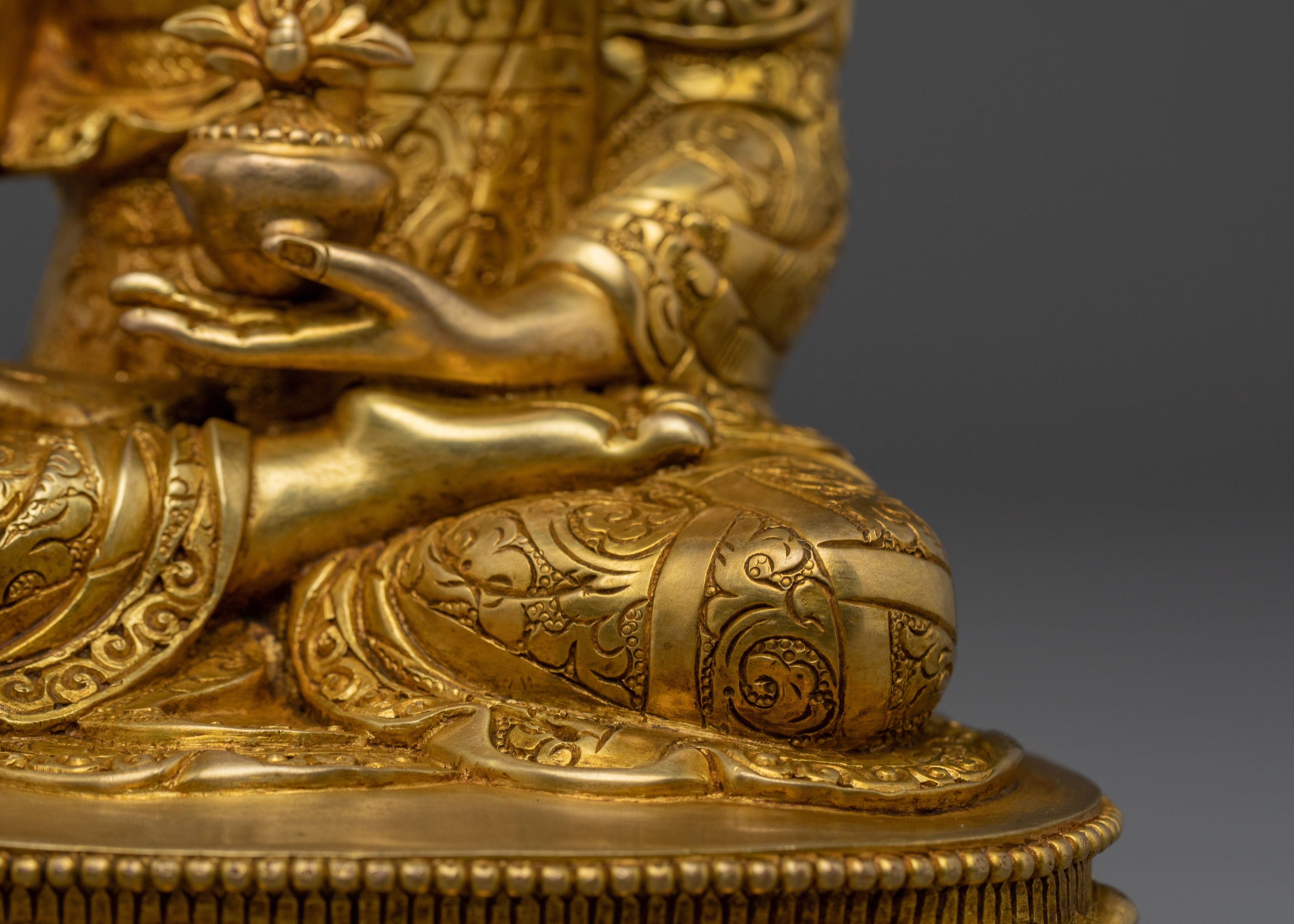 Enlightened Healer Medicine Buddha Statue | Bhaiṣajyaguru Artwork