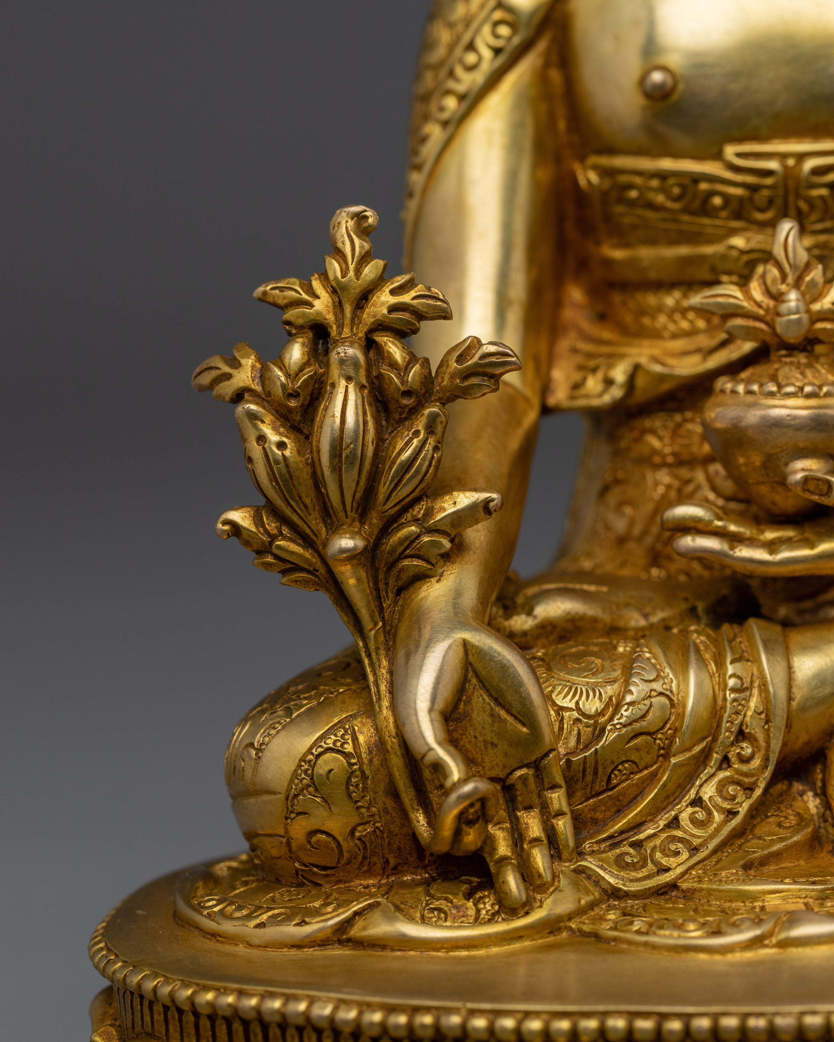 Enlightened Healer Medicine Buddha Statue | Bhaiṣajyaguru Artwork