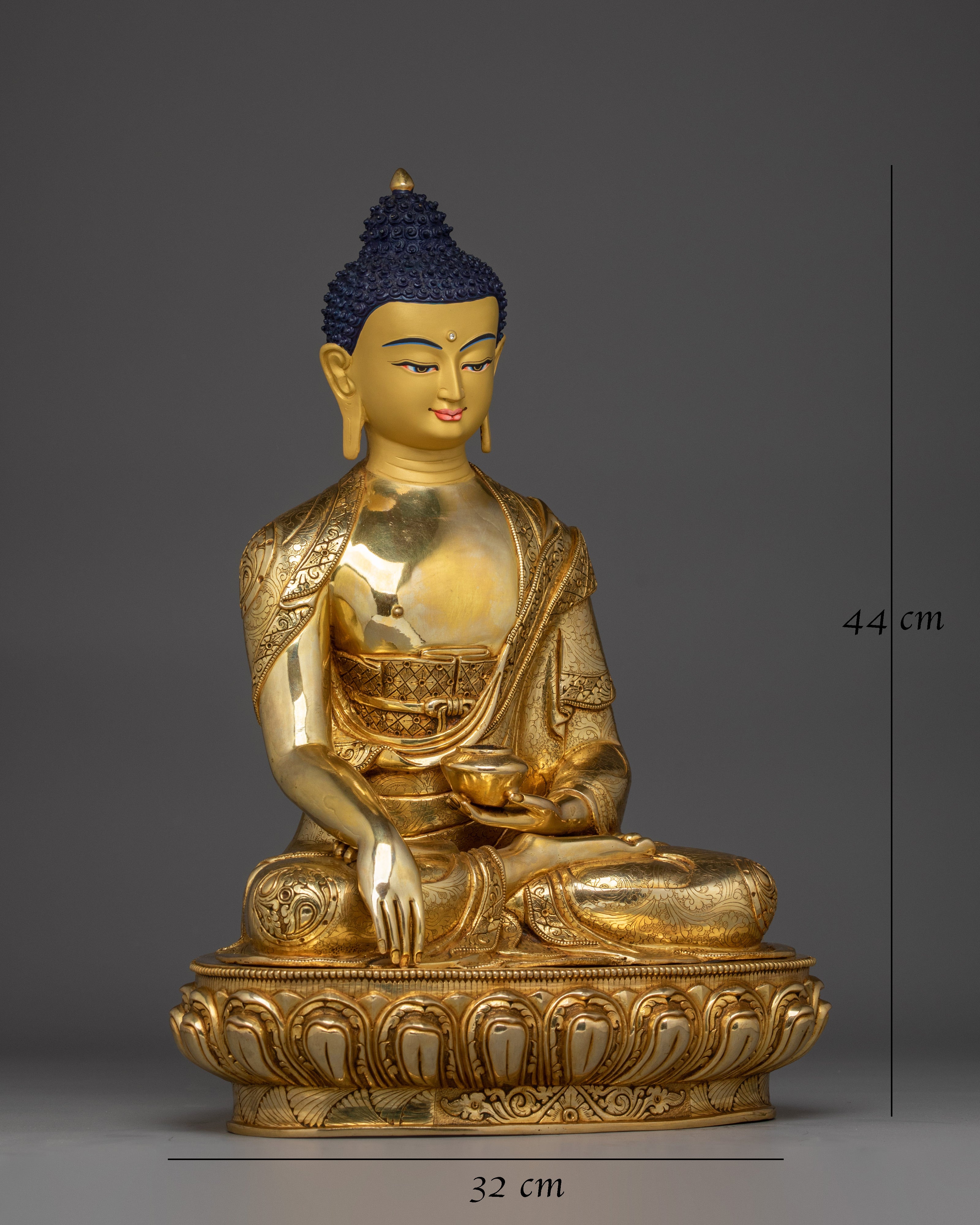 shakyamuni-buddha-peaceful-spiritual-statue