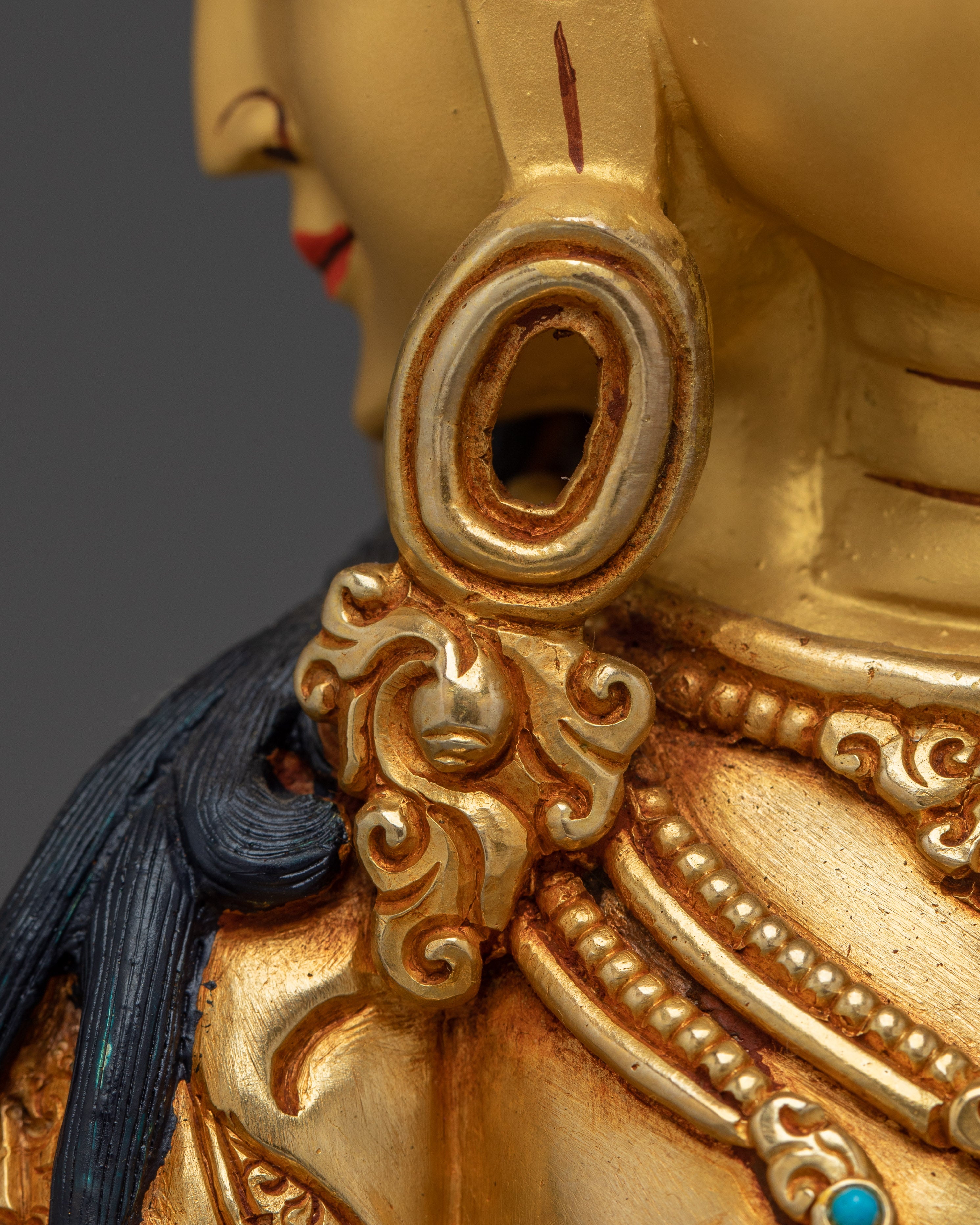 Gold Gilded Vairocana Buddha Statue | Traditional Artwork