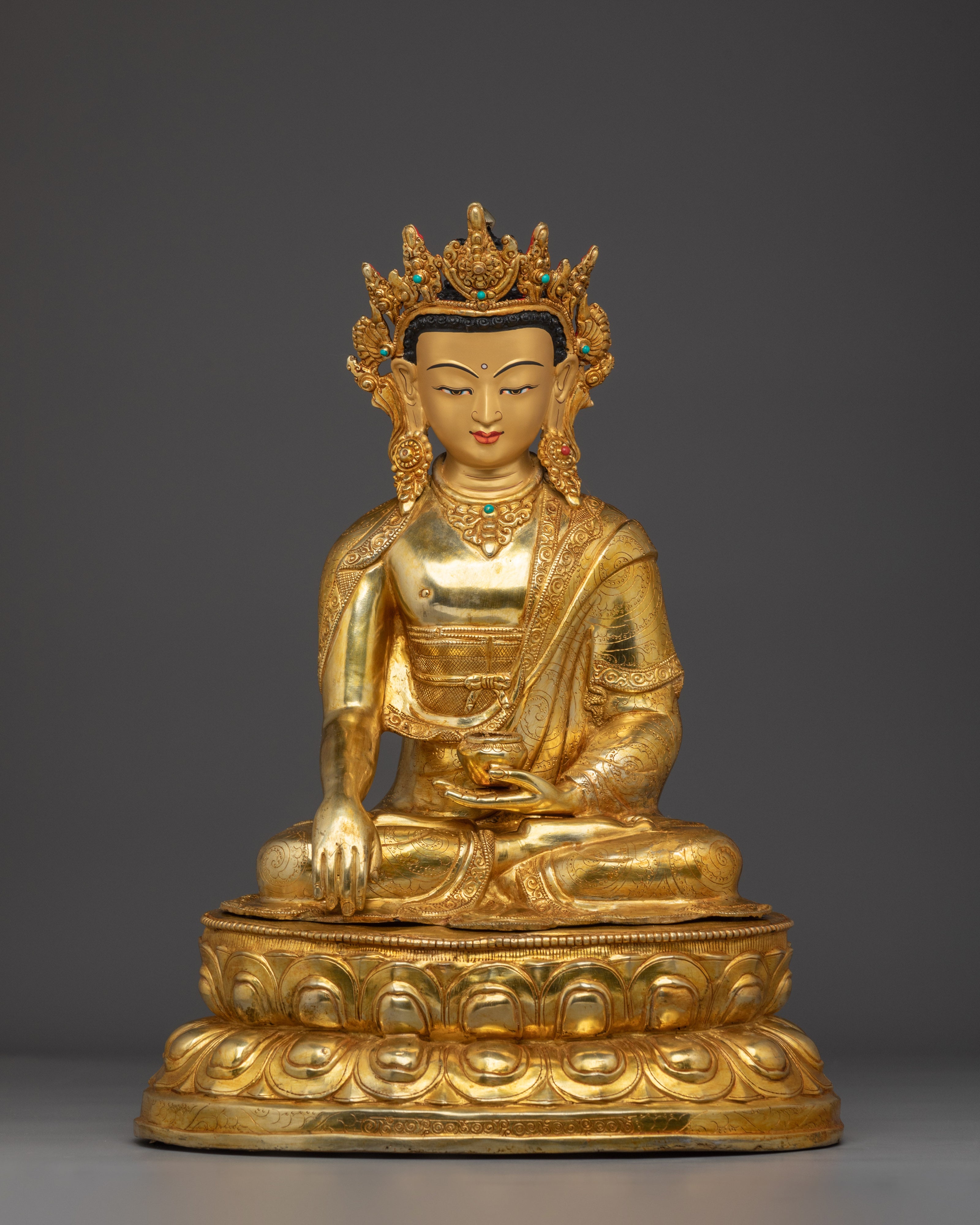 radiant-crown-shakyamuni-buddha