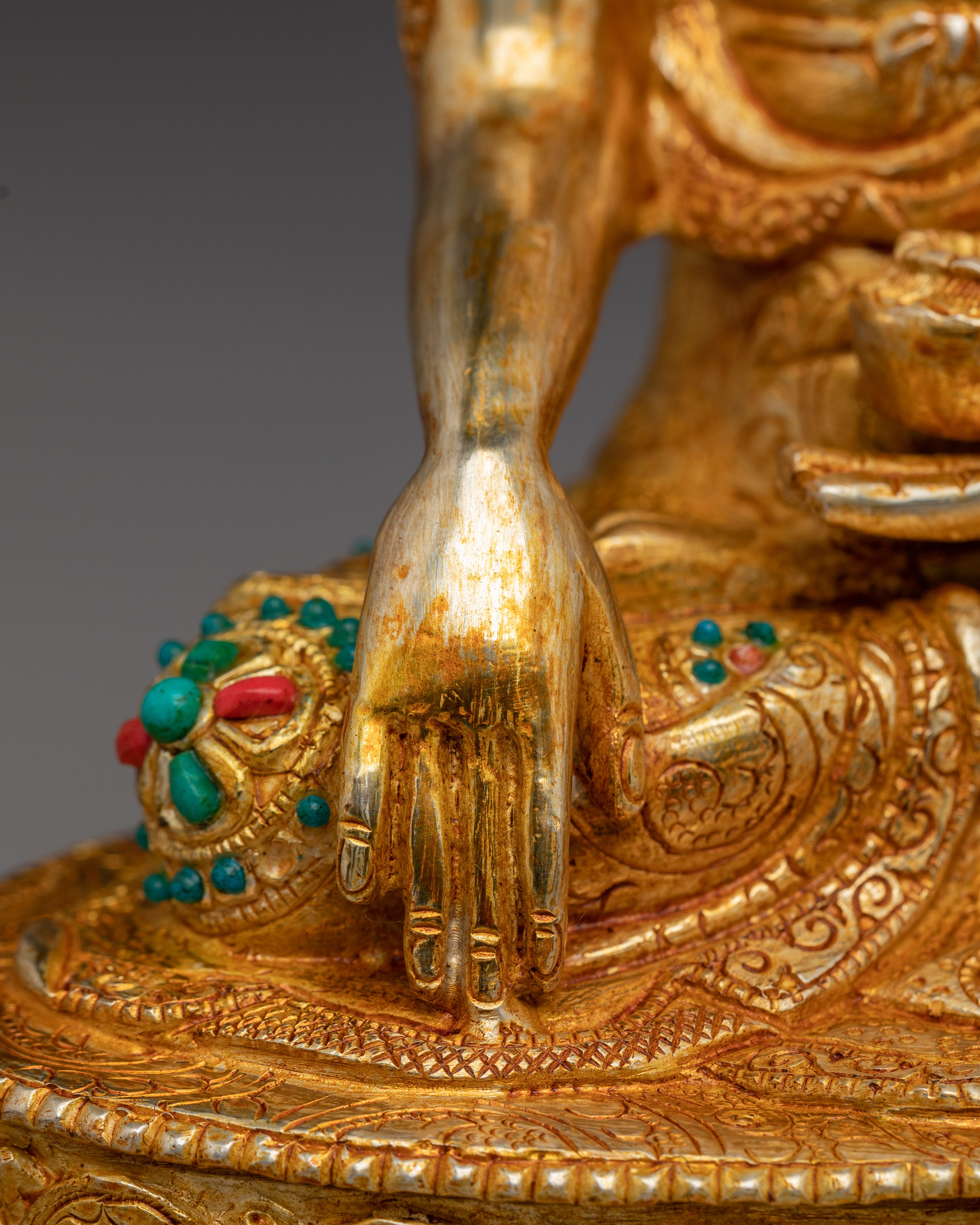 Golden Shakyamuni Buddha Decor Statue | Gautama Buddha Artwork