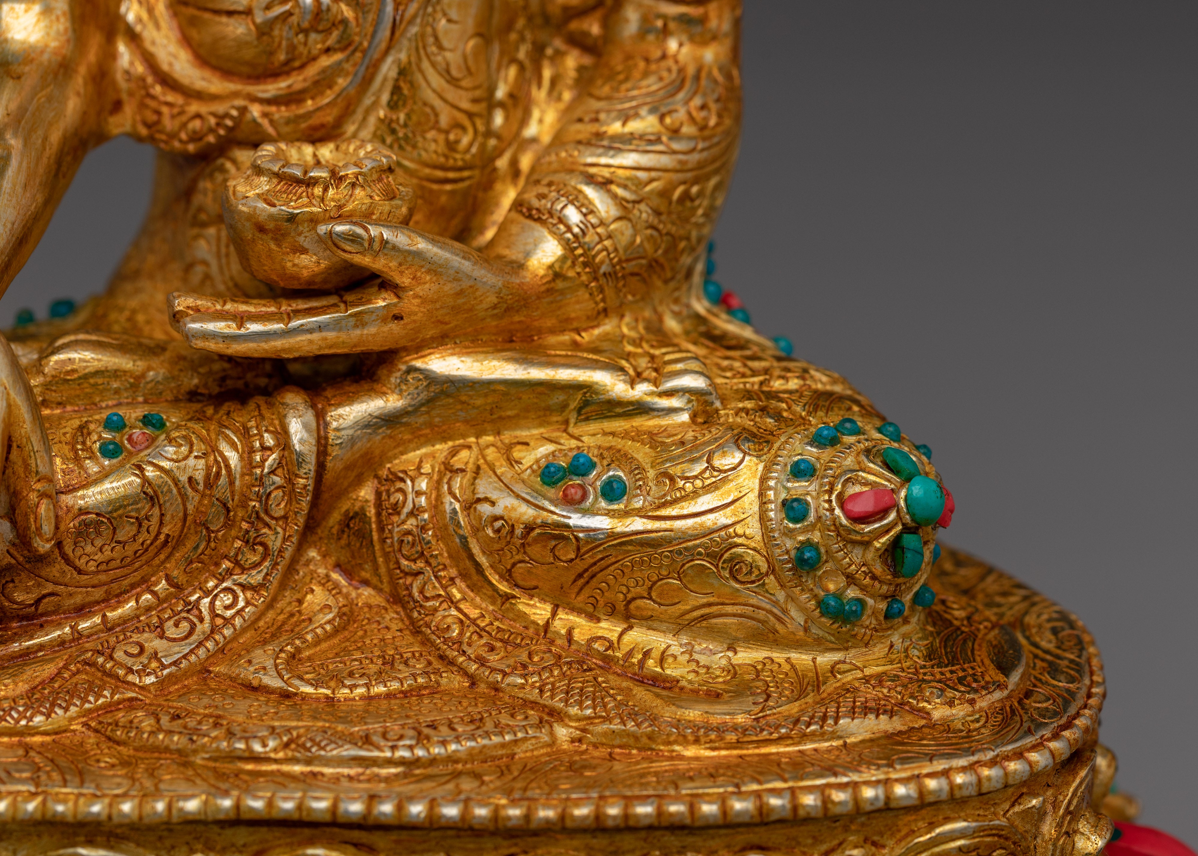 Golden Shakyamuni Buddha Decor Statue | Gautama Buddha Artwork