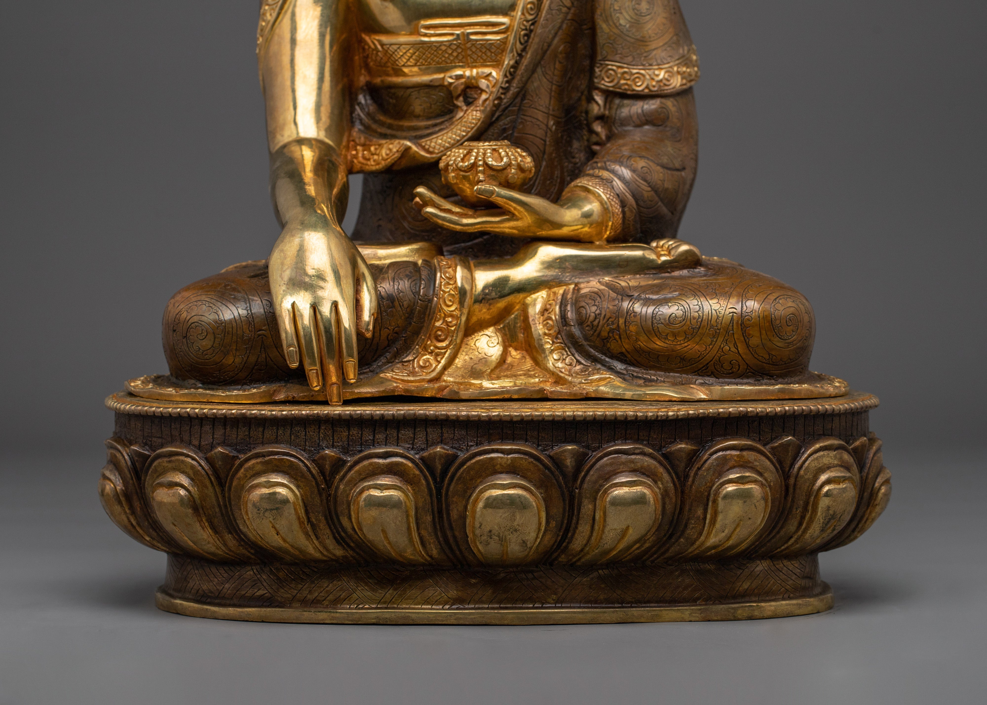 Shakyamuni Buddha Statue with Copper Body | A Symbol of Enlightenment and Tranquility
