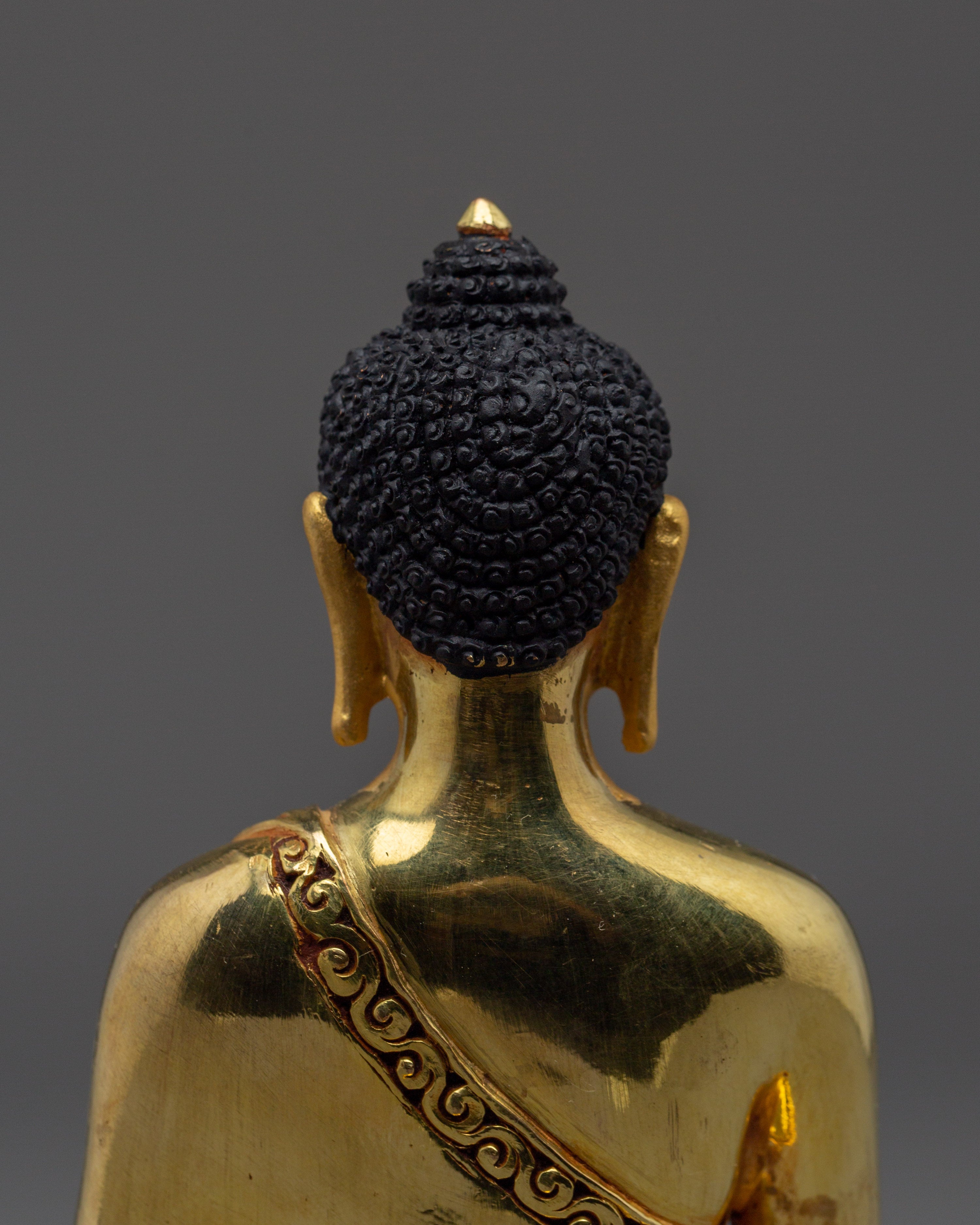 Traditional Serene Shakyamuni Buddha Sculpture | Enlightenment Symbol