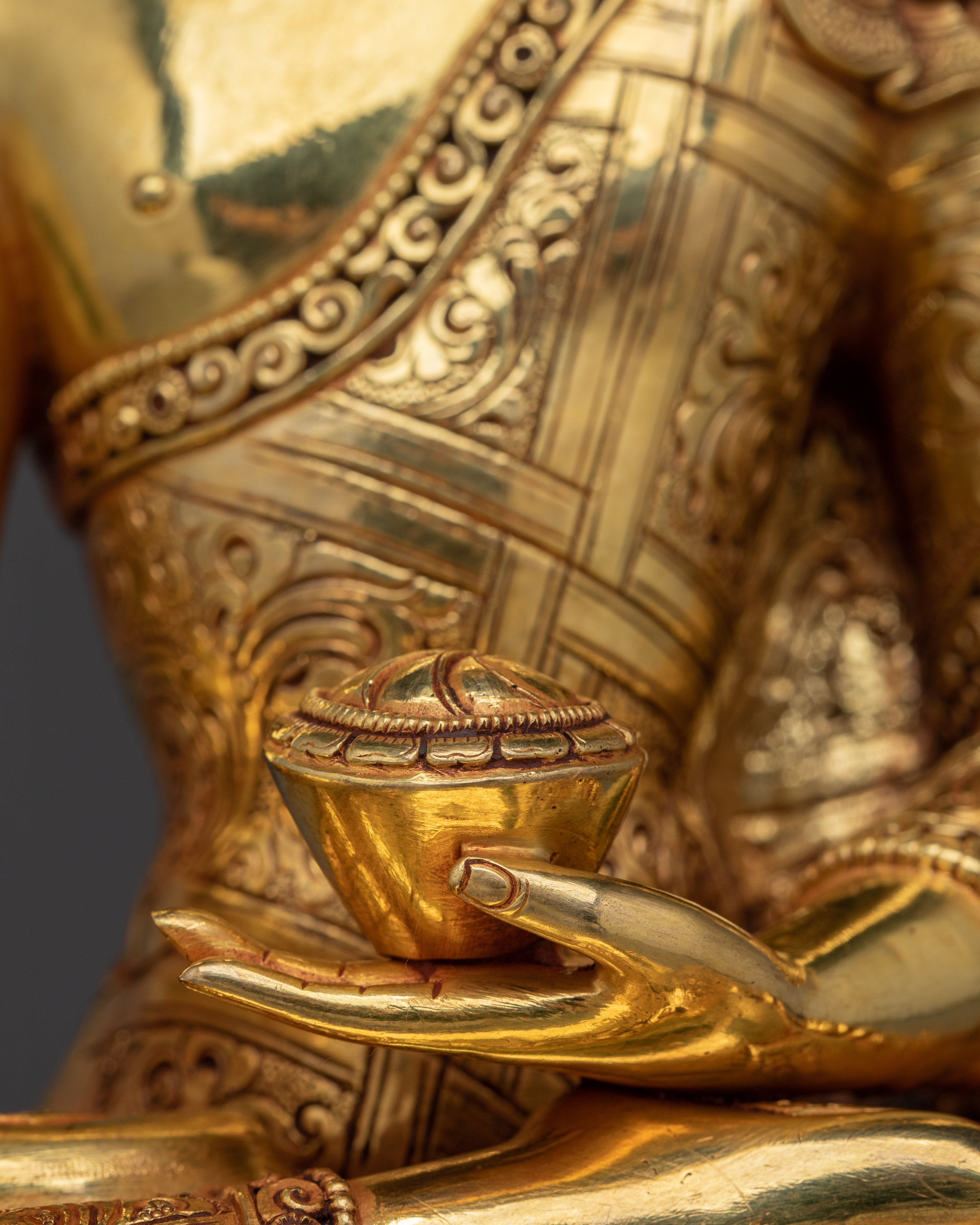 Enlightened Shakyamuni Buddha Spiritual Statue for Dharma Decor