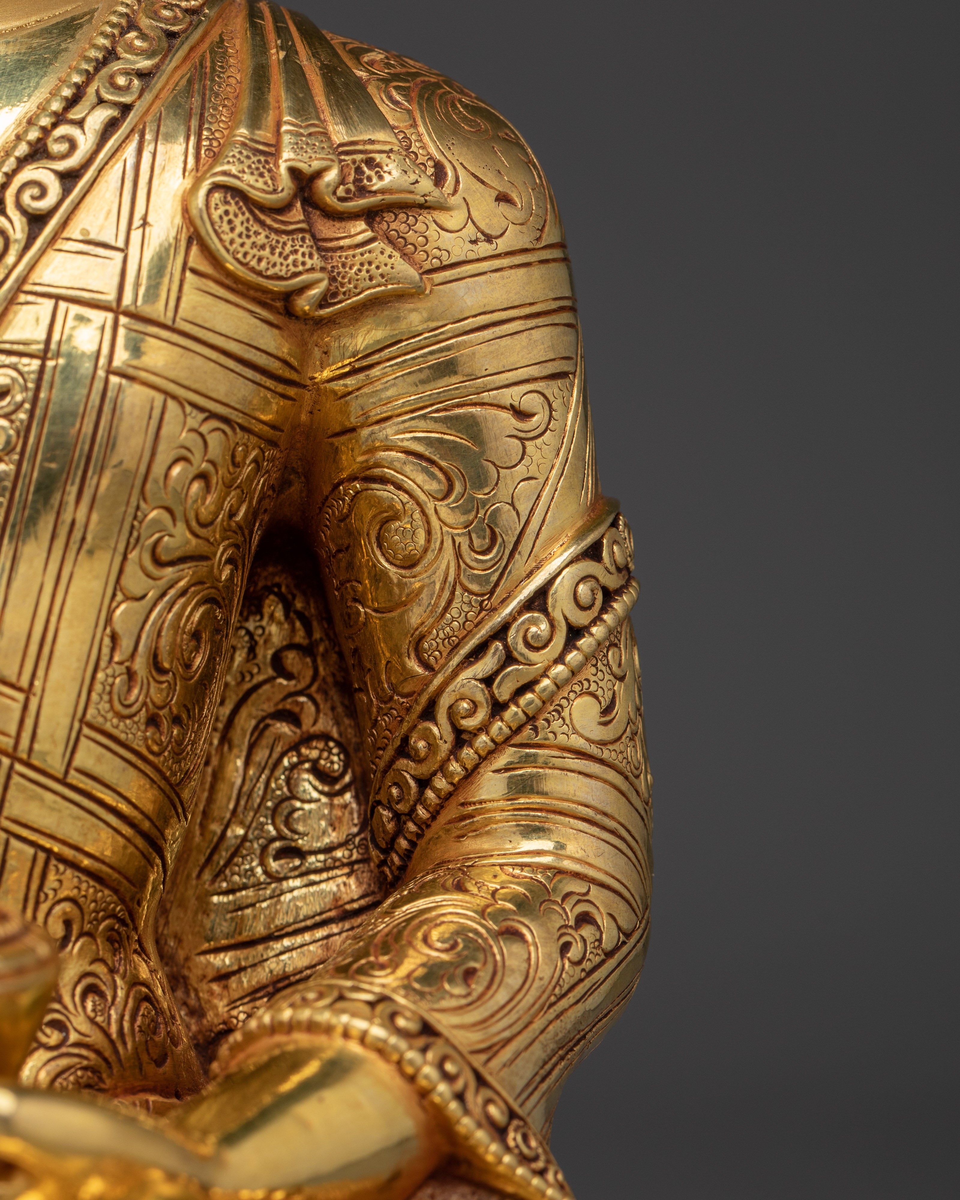 Enlightened Shakyamuni Buddha Spiritual Statue for Dharma Decor