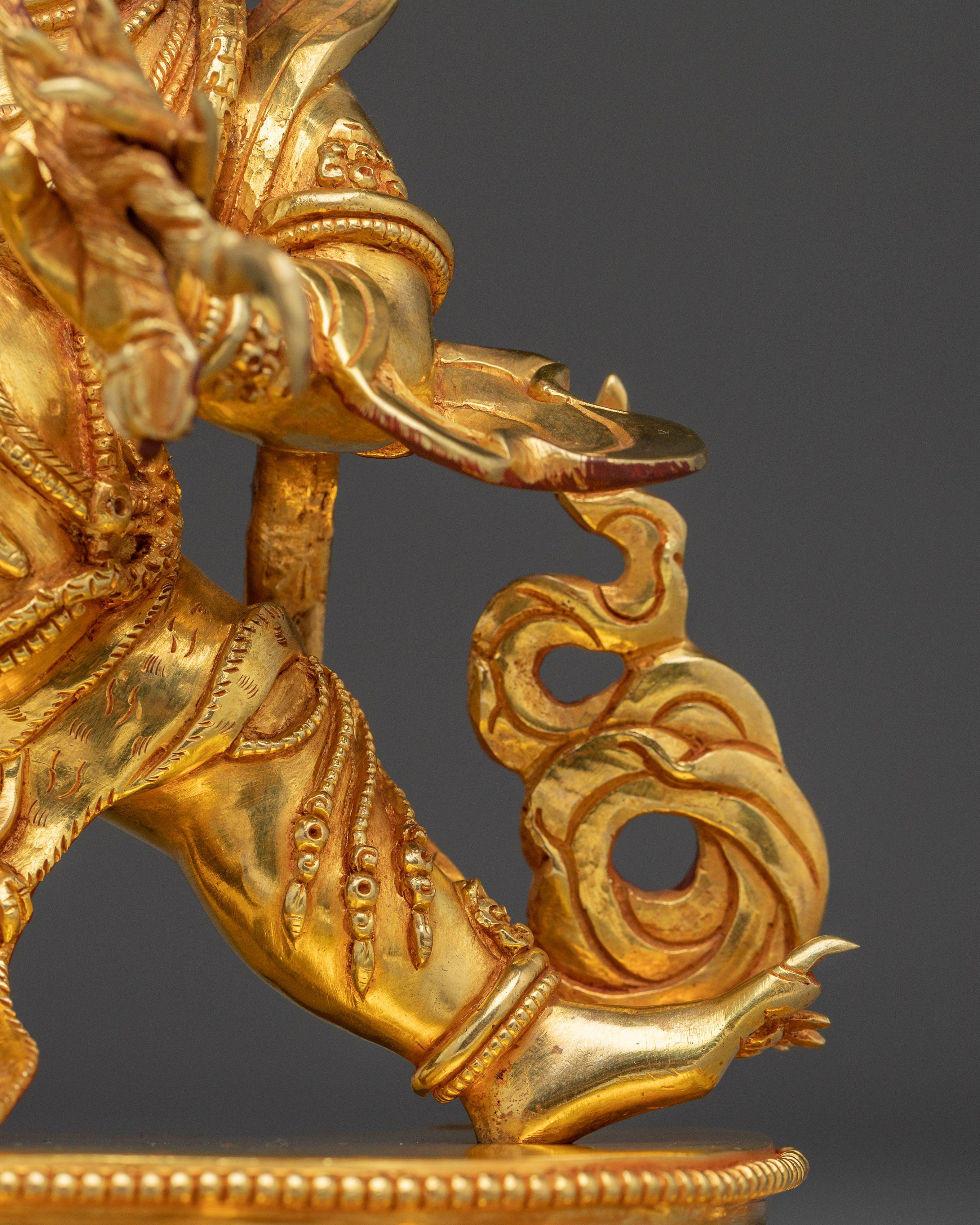 Meditation Guardian Vajrapani Statue | Spiritual strength