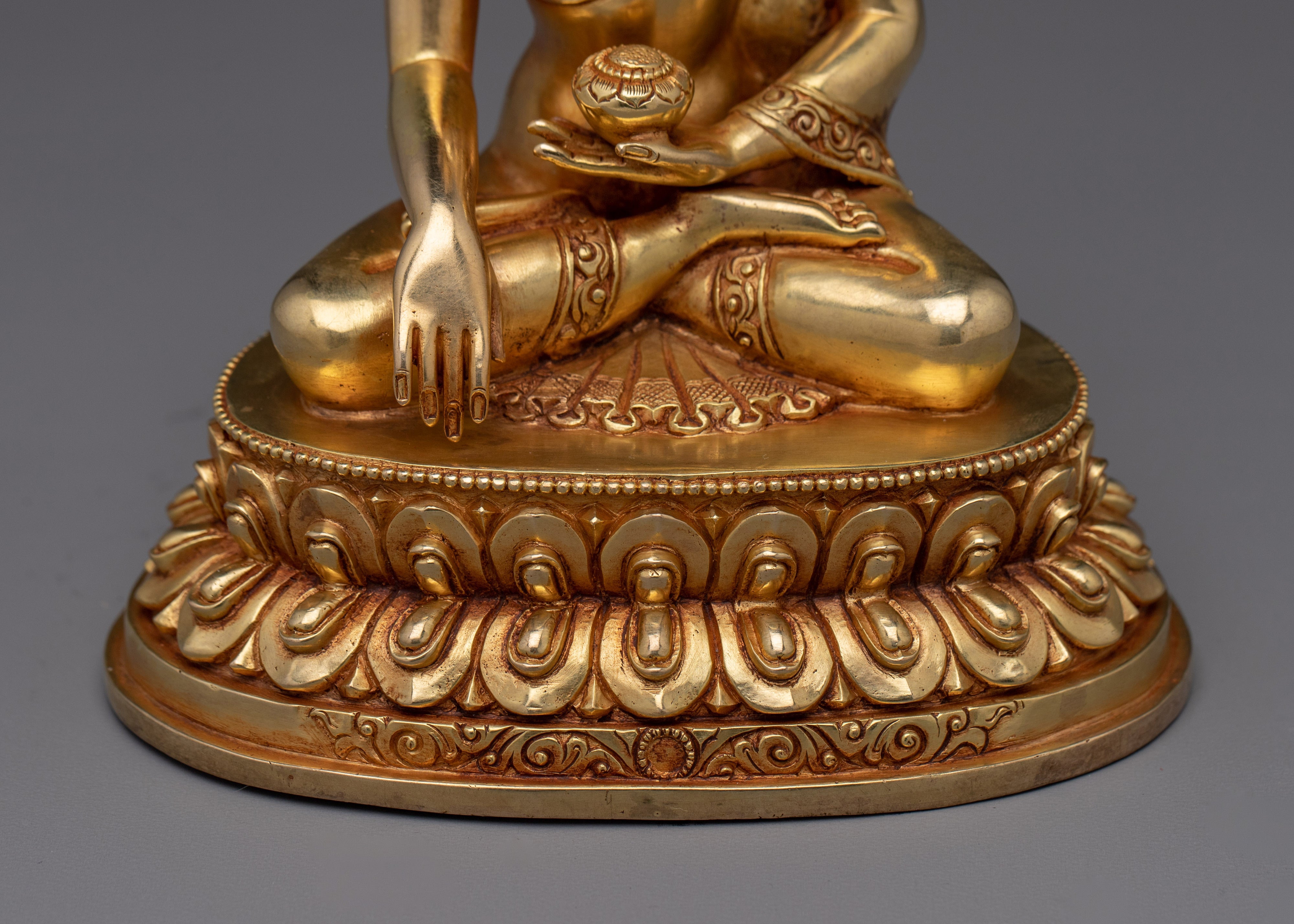 Statue of Dharma Teacher Shakyamuni Buddha | Founder of Buddhism