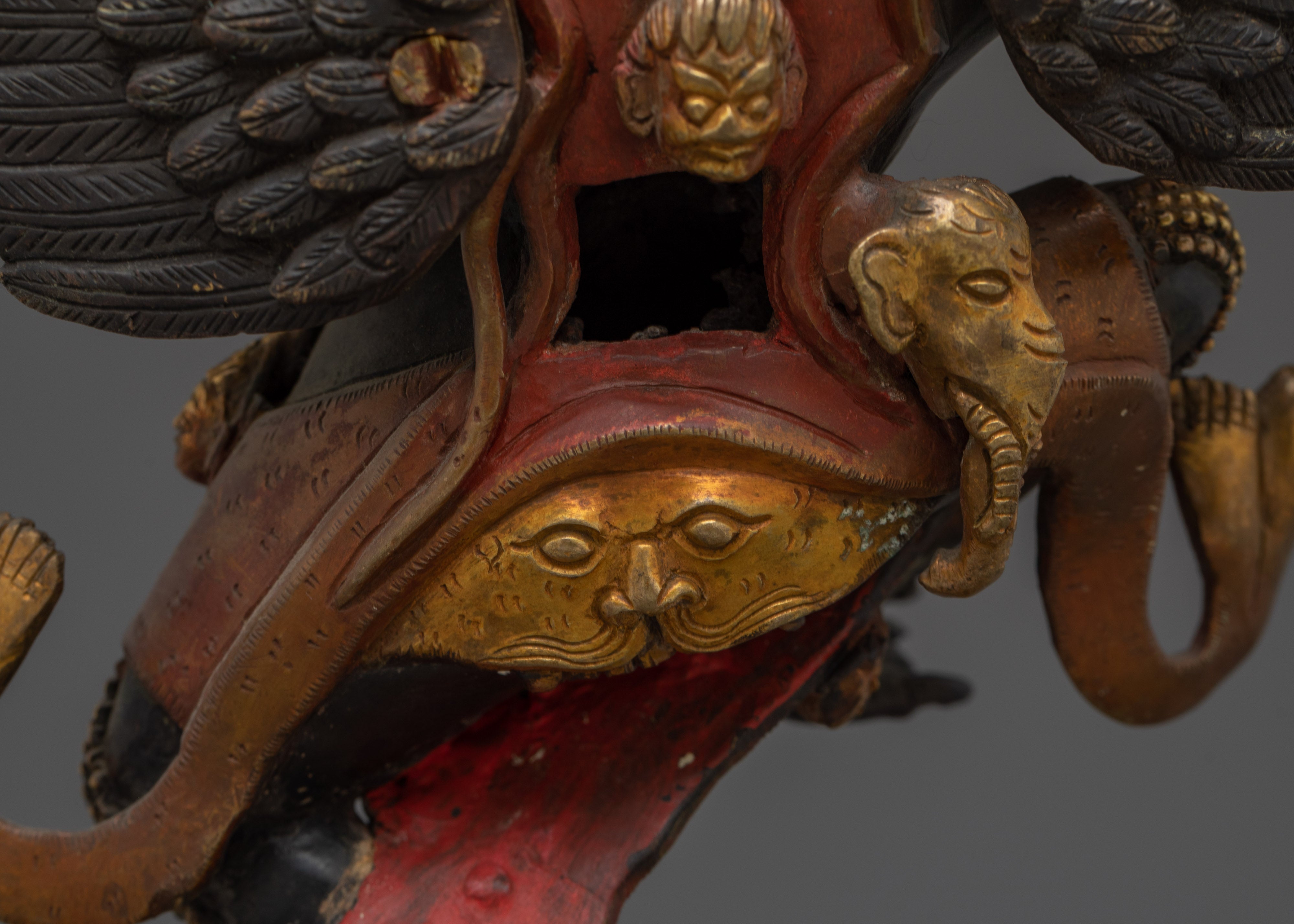 Mythical bird deity Garuda | Protector against Nagas