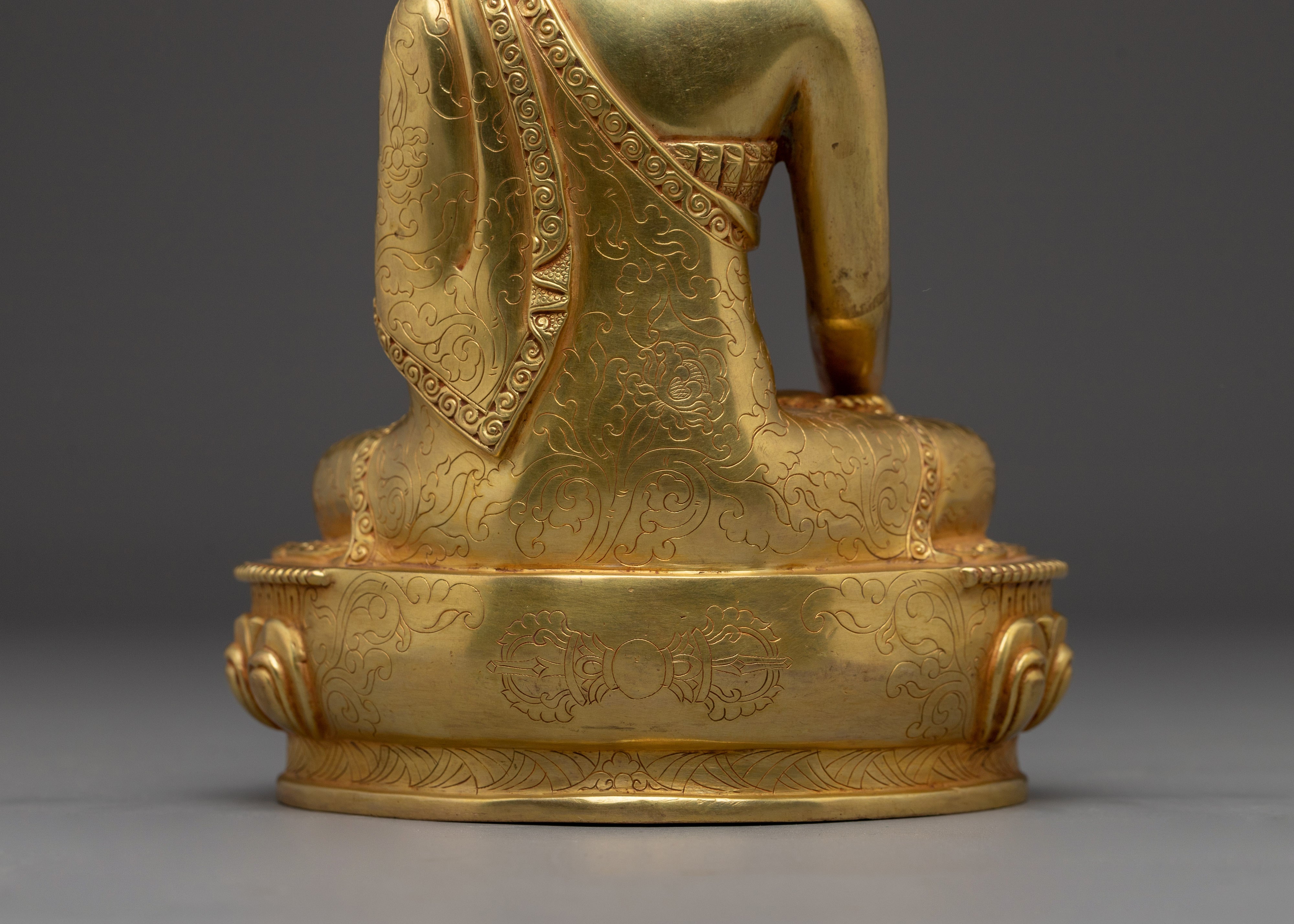 Peaceful Shakyamuni Buddha in Copper | Sculpture for Meditation and Spiritual Decor