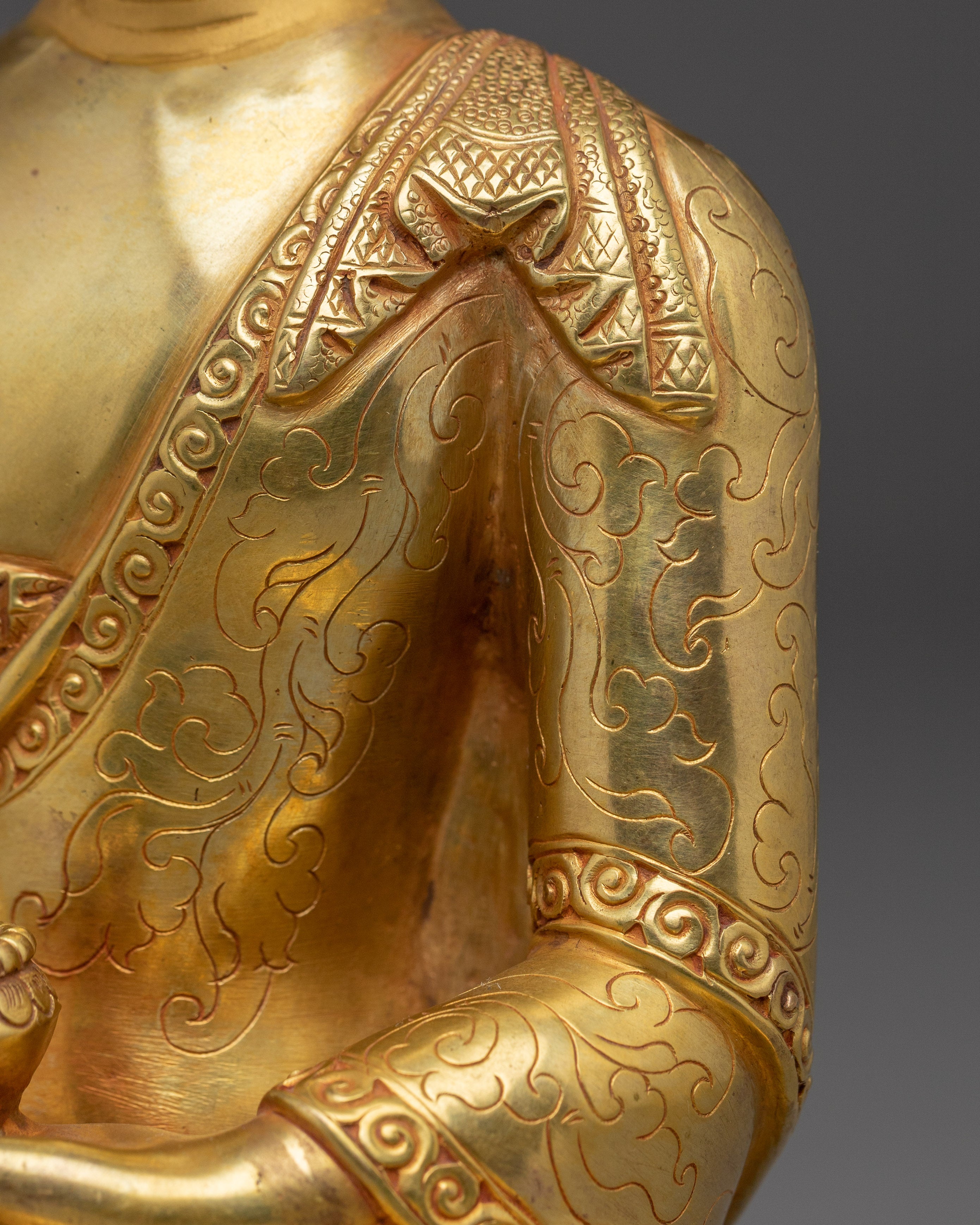 Peaceful Shakyamuni Buddha in Copper | Sculpture for Meditation and Spiritual Decor