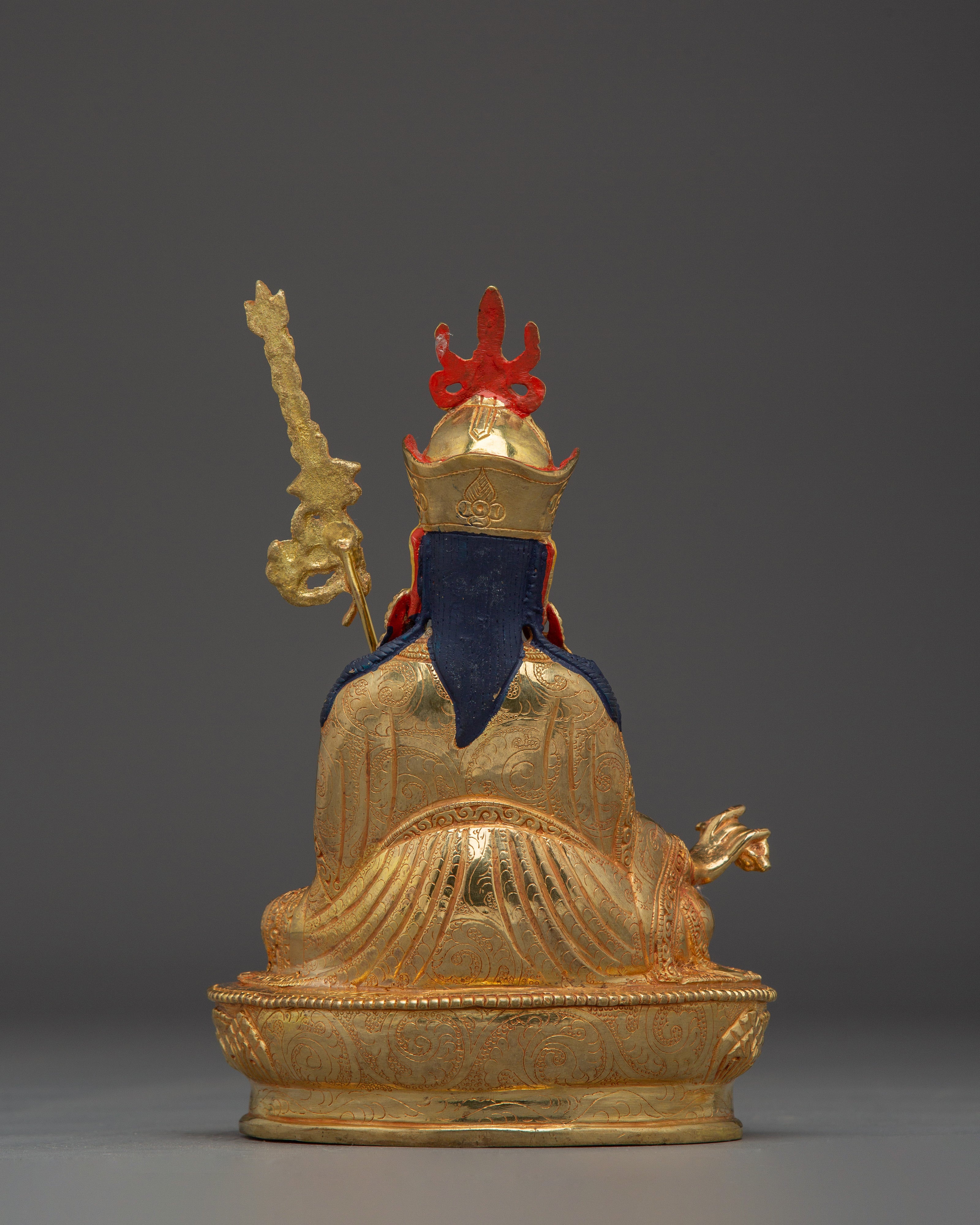 Meditation figure of Guru Rinpoche | Handmade Statue for Decor