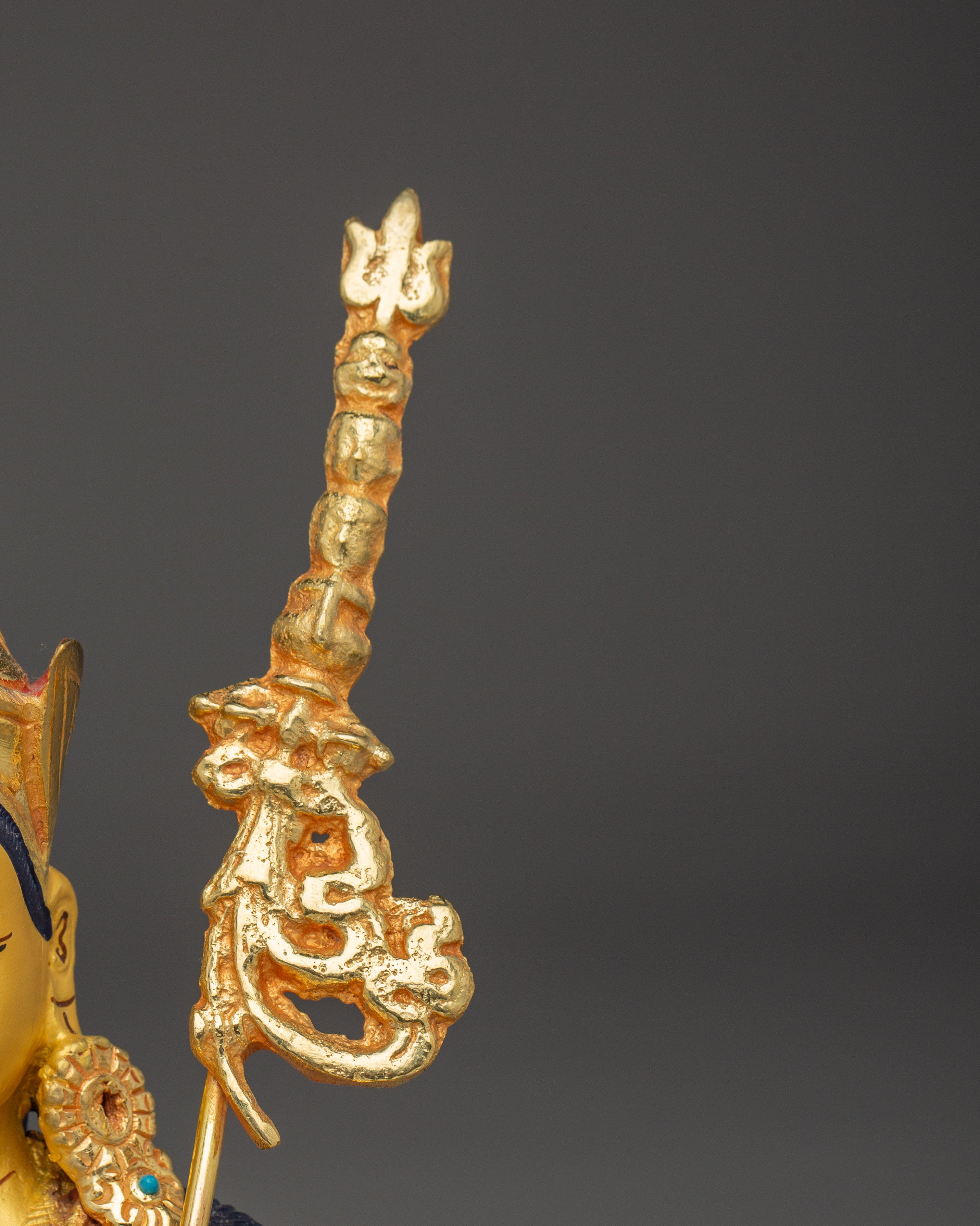 Meditation figure of Guru Rinpoche | Handmade Statue for Decor