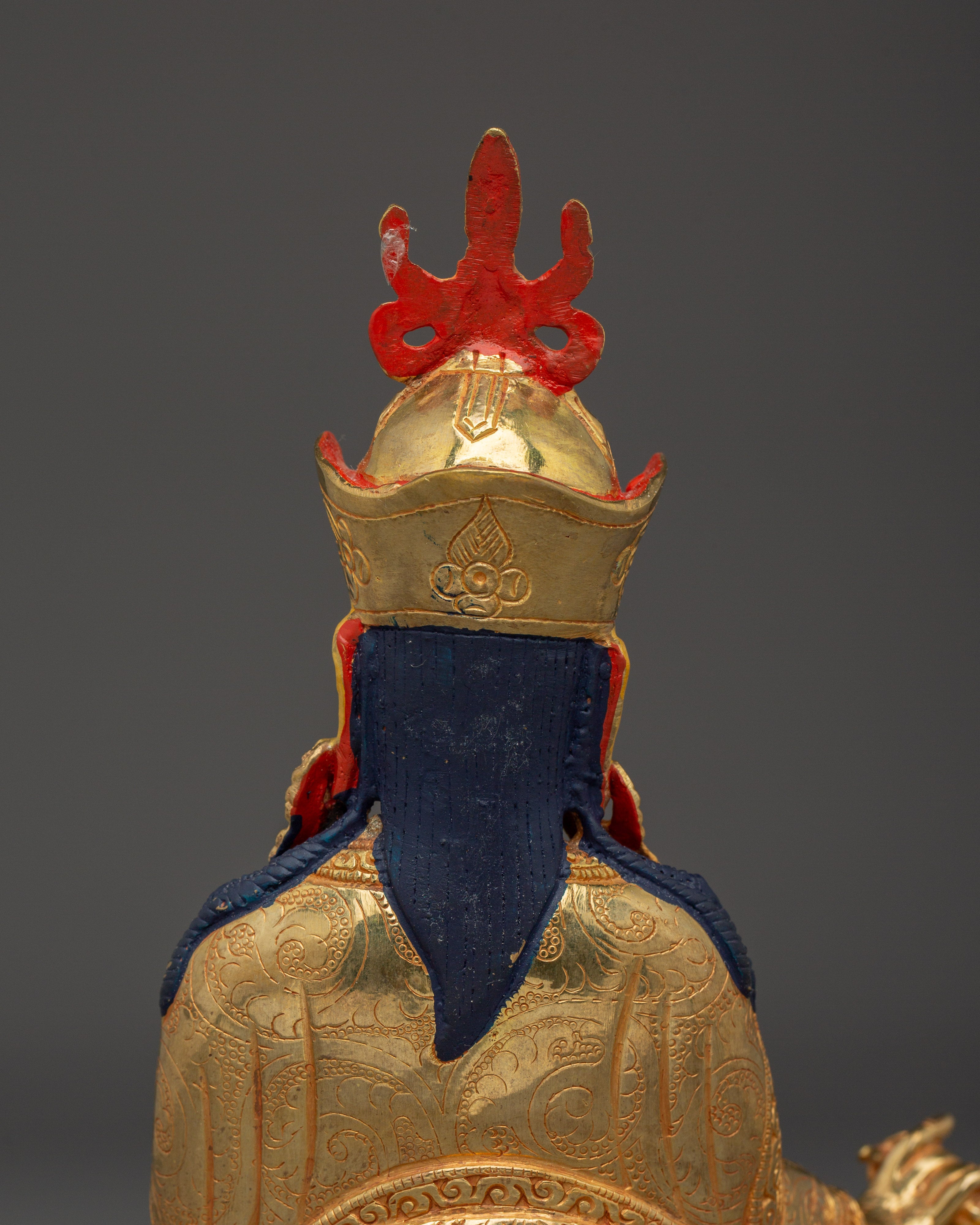 Meditation figure of Guru Rinpoche | Handmade Statue for Decor