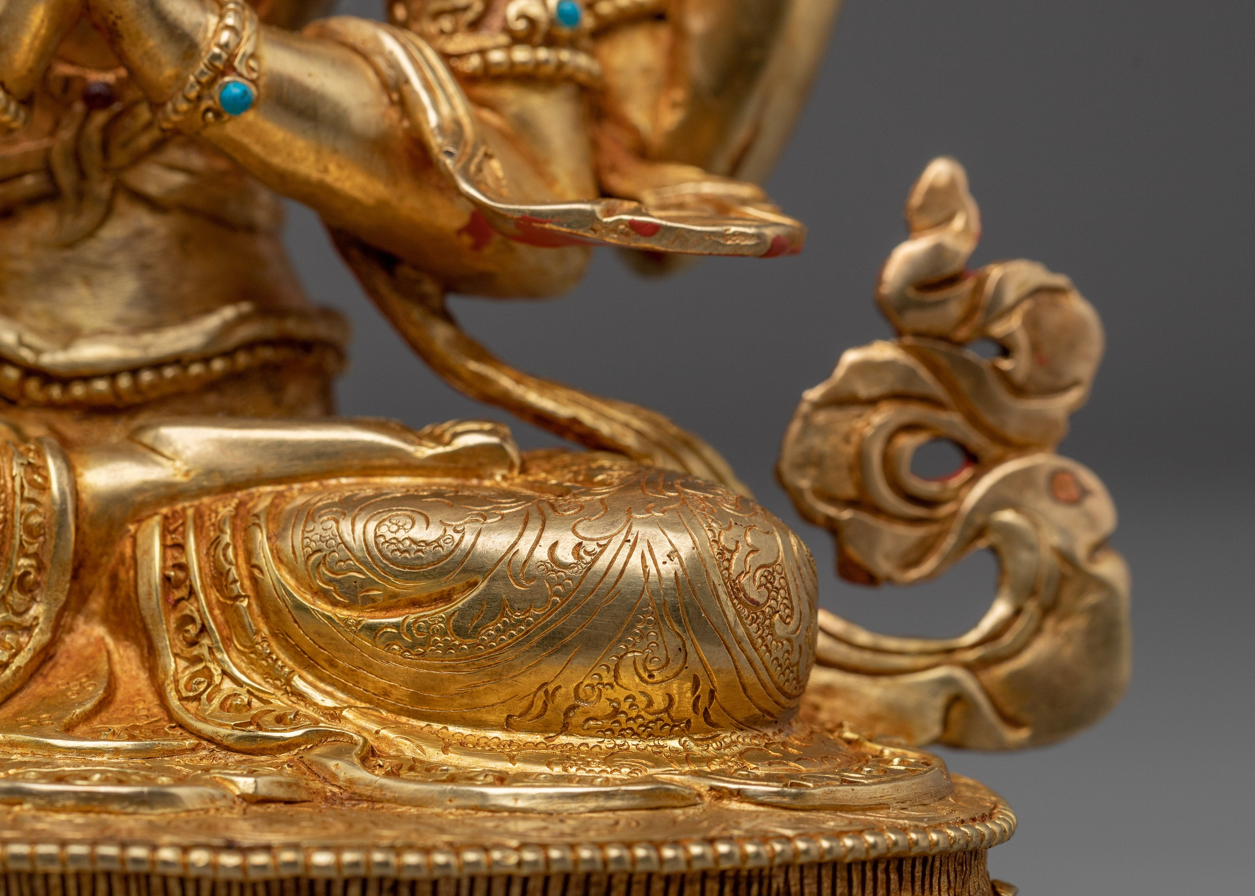 Sacred Buddhist Art of Chenrezig | The one who looks with unwavering eye