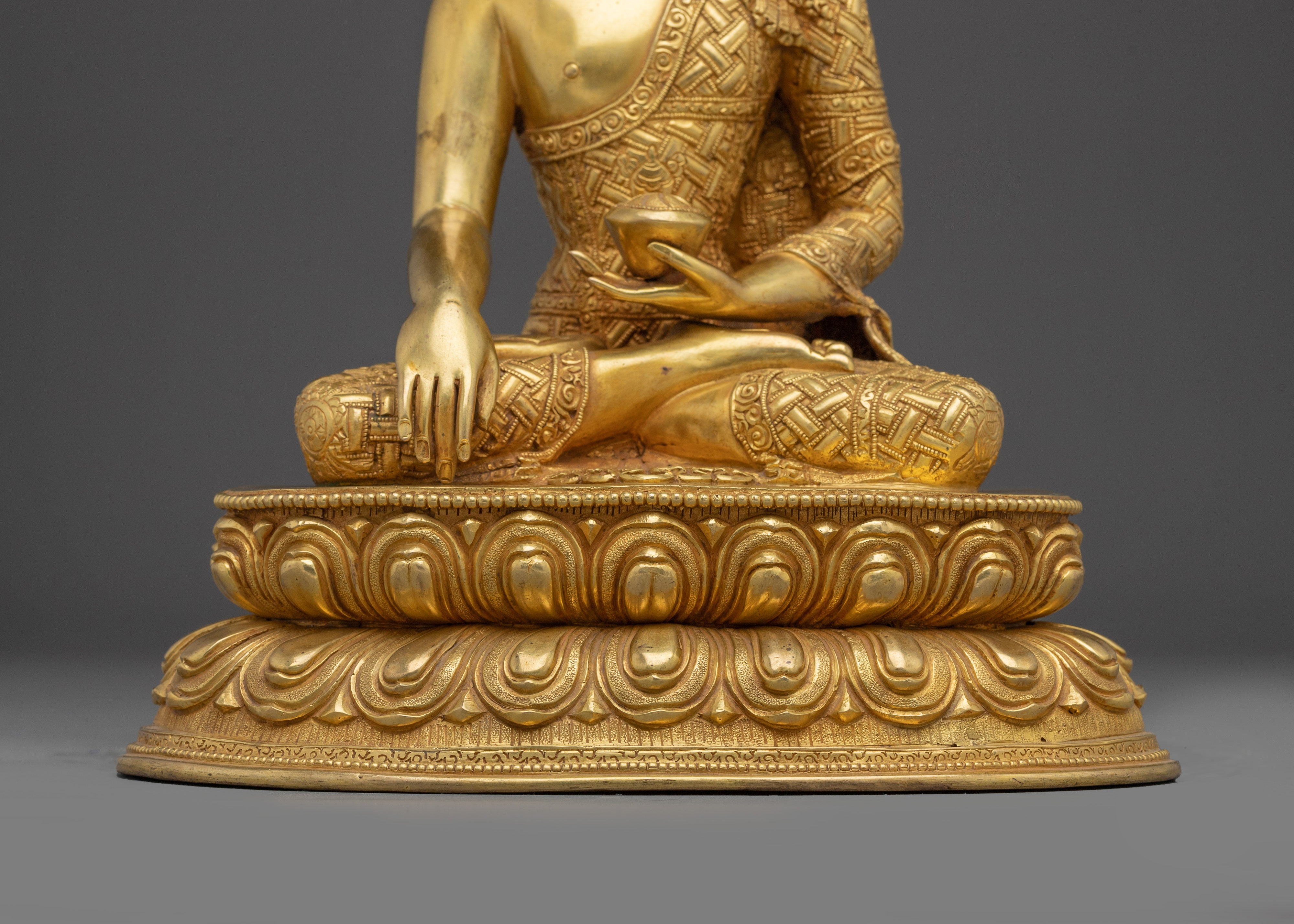 24K gold Shakyamuni Buddha statue in copper | Meditation, Altar, & Home Shrine Decor