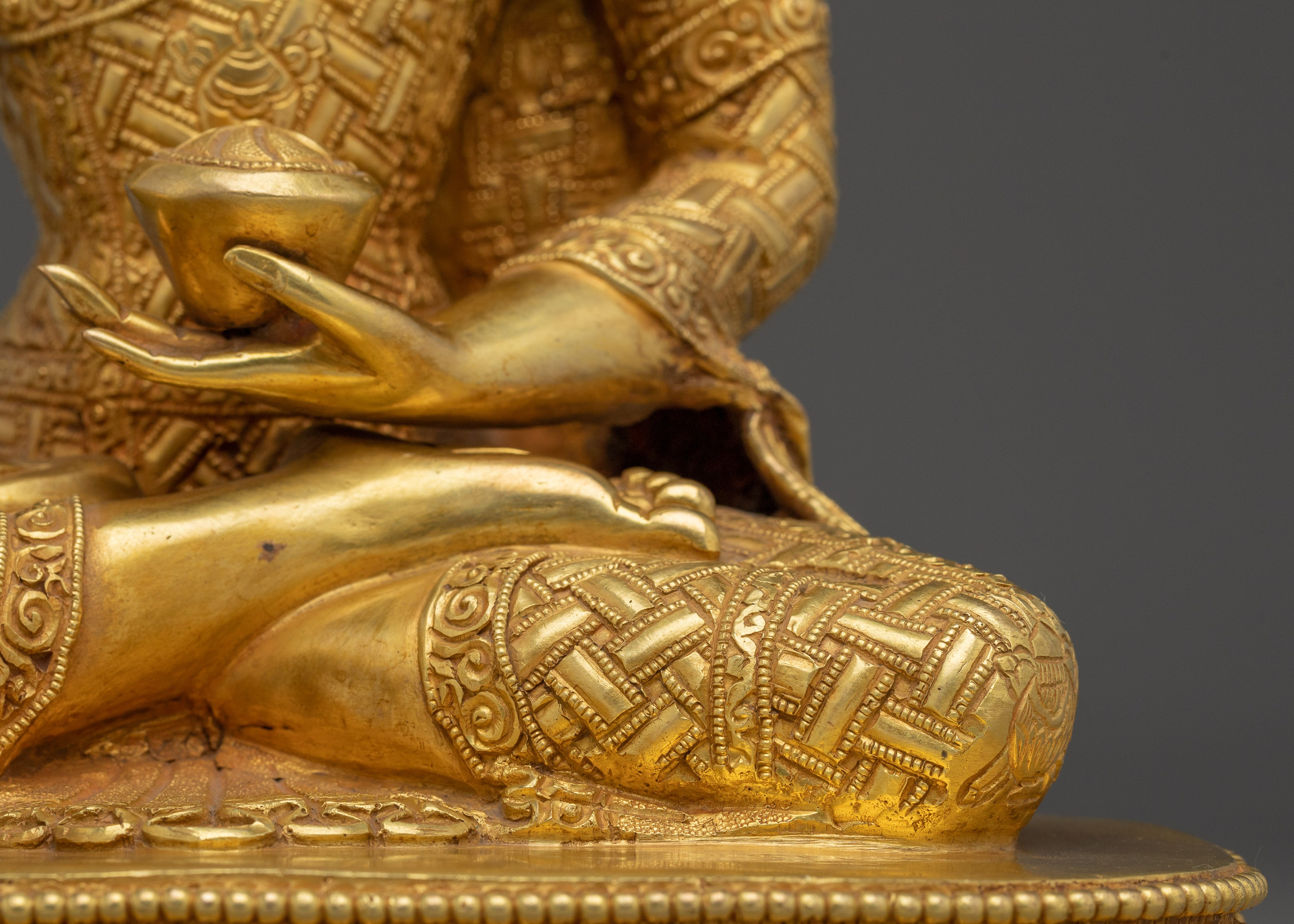 24K gold Shakyamuni Buddha statue in copper | Meditation, Altar, & Home Shrine Decor