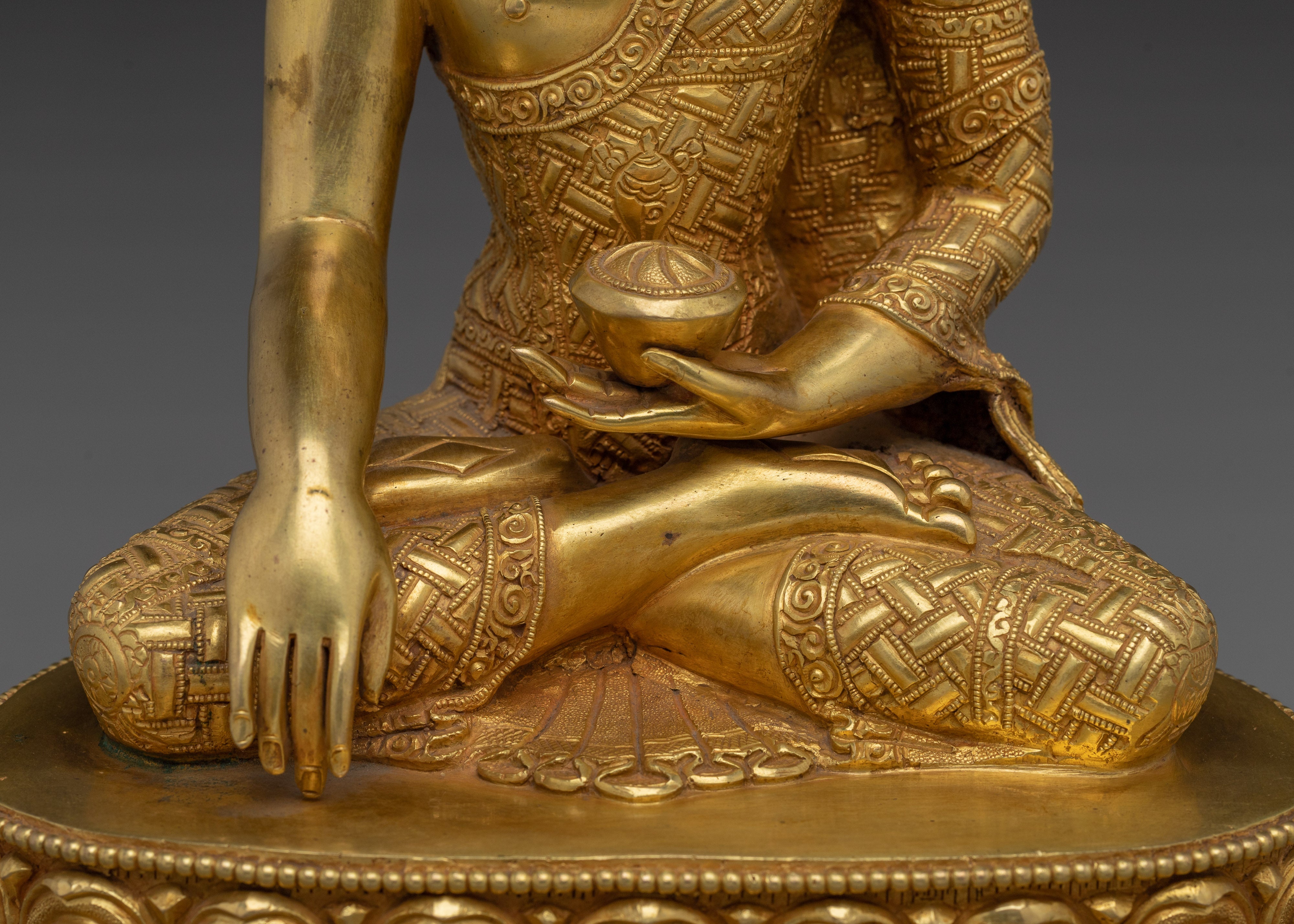 24K gold Shakyamuni Buddha statue in copper | Meditation, Altar, & Home Shrine Decor