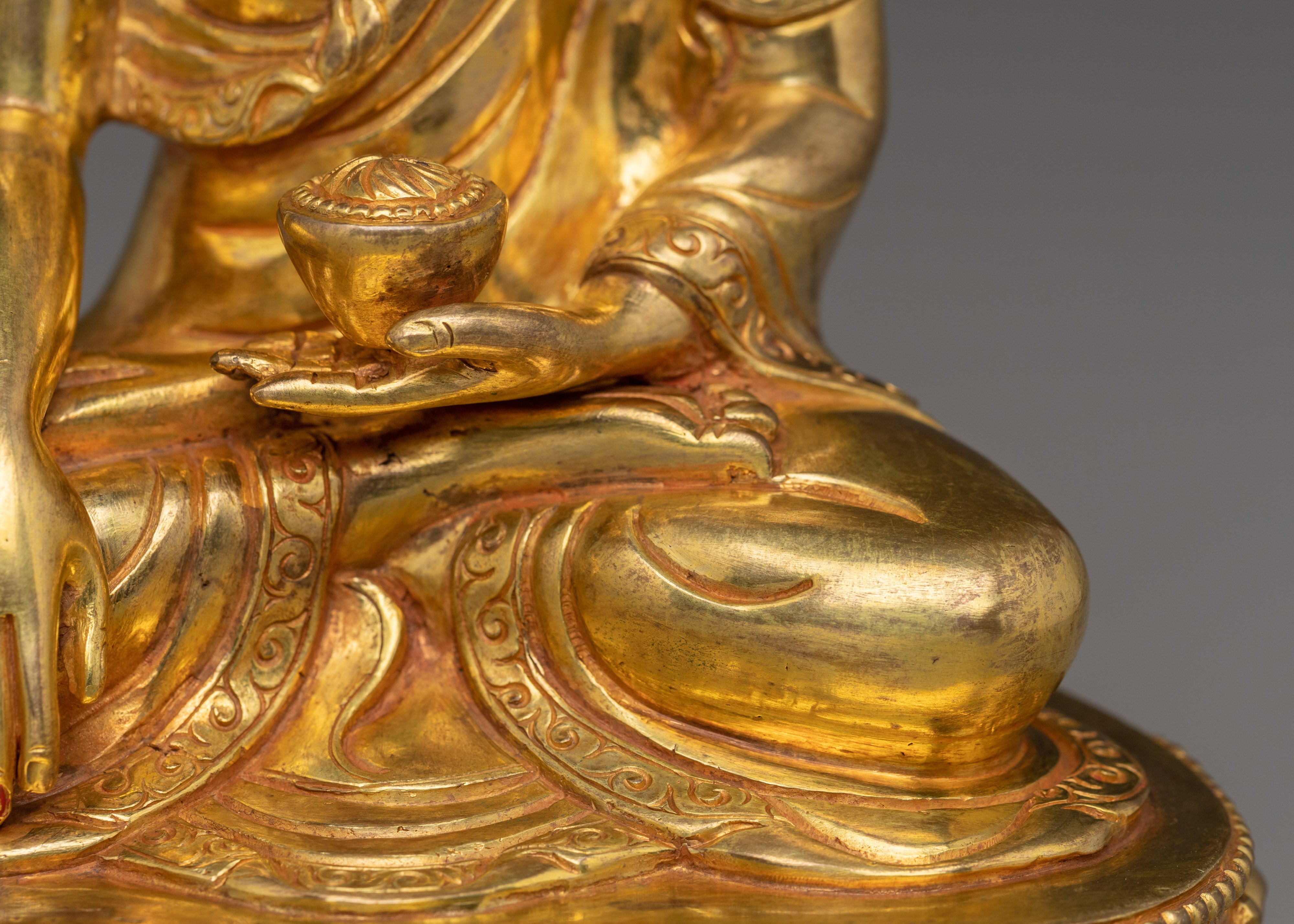 Peaceful Statue of Shakyamuni Buddha | Buddhist Spiritual Decor