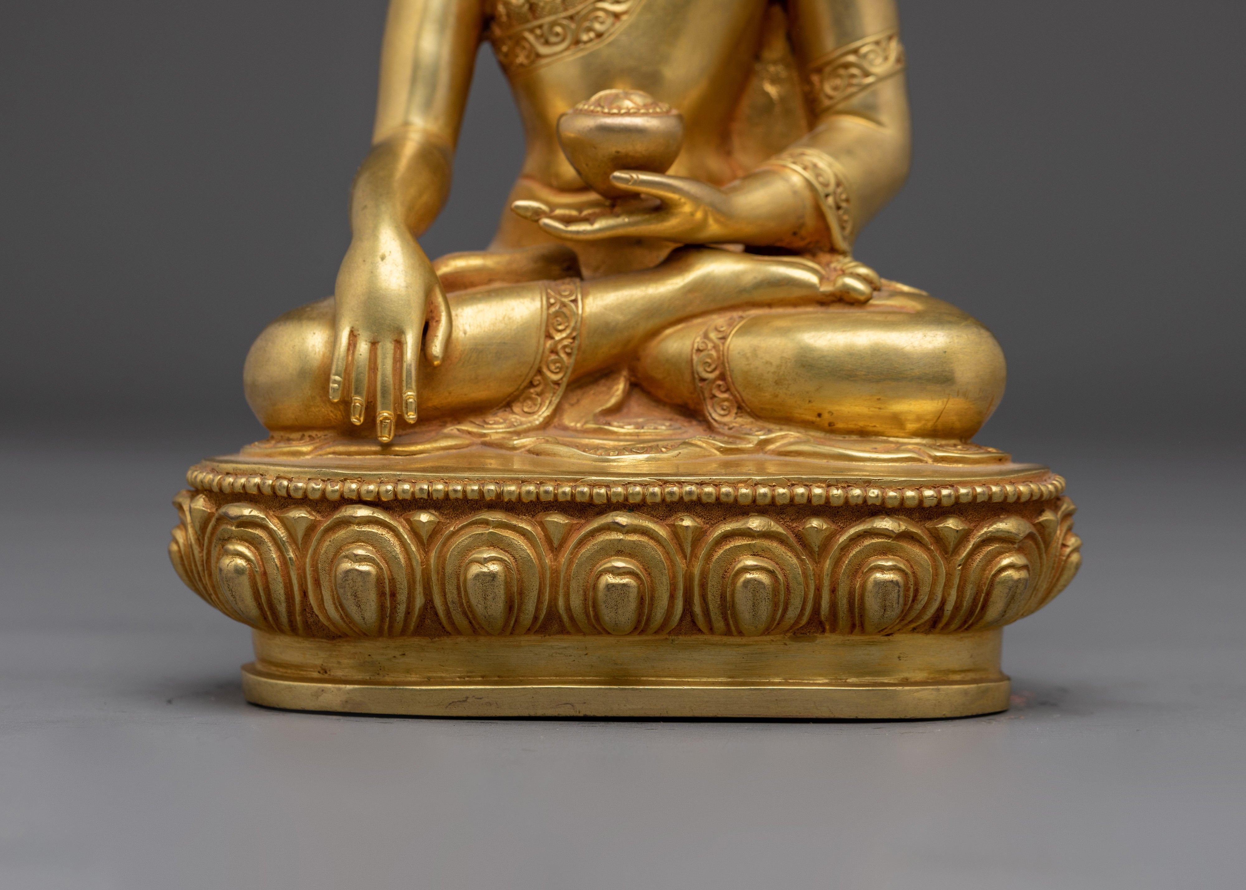 Shakyamuni Buddha Radiant Statue | Buddhist Spiritual Artwork