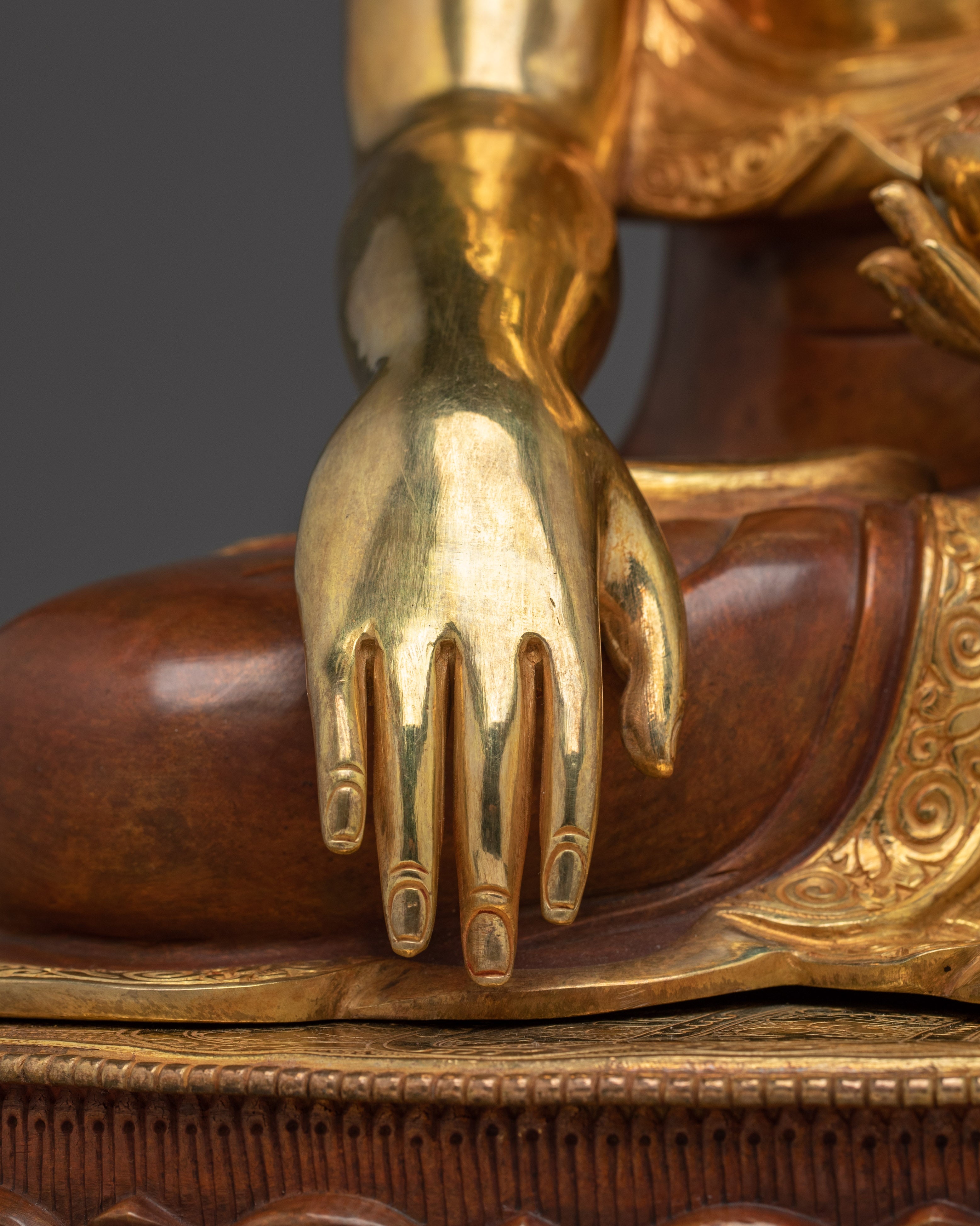 Peaceful Shakyamuni Buddha Golden Art | Historical Gautama Buddha