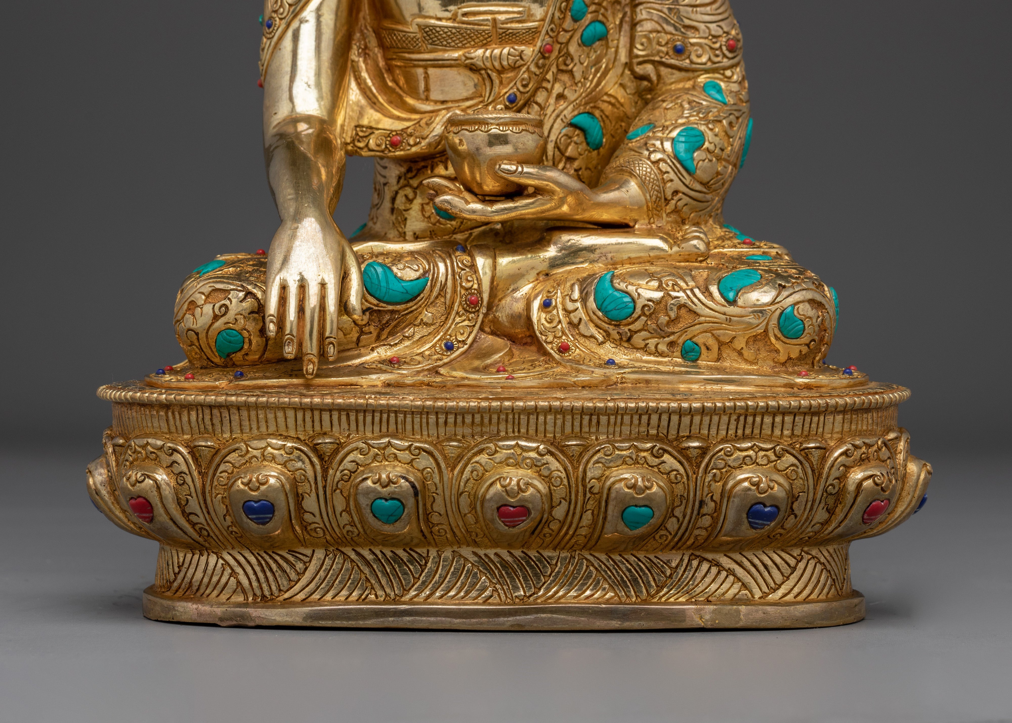 Peaceful Golden Statue of Shakyamuni Buddha | Gautama Buddha Artwork