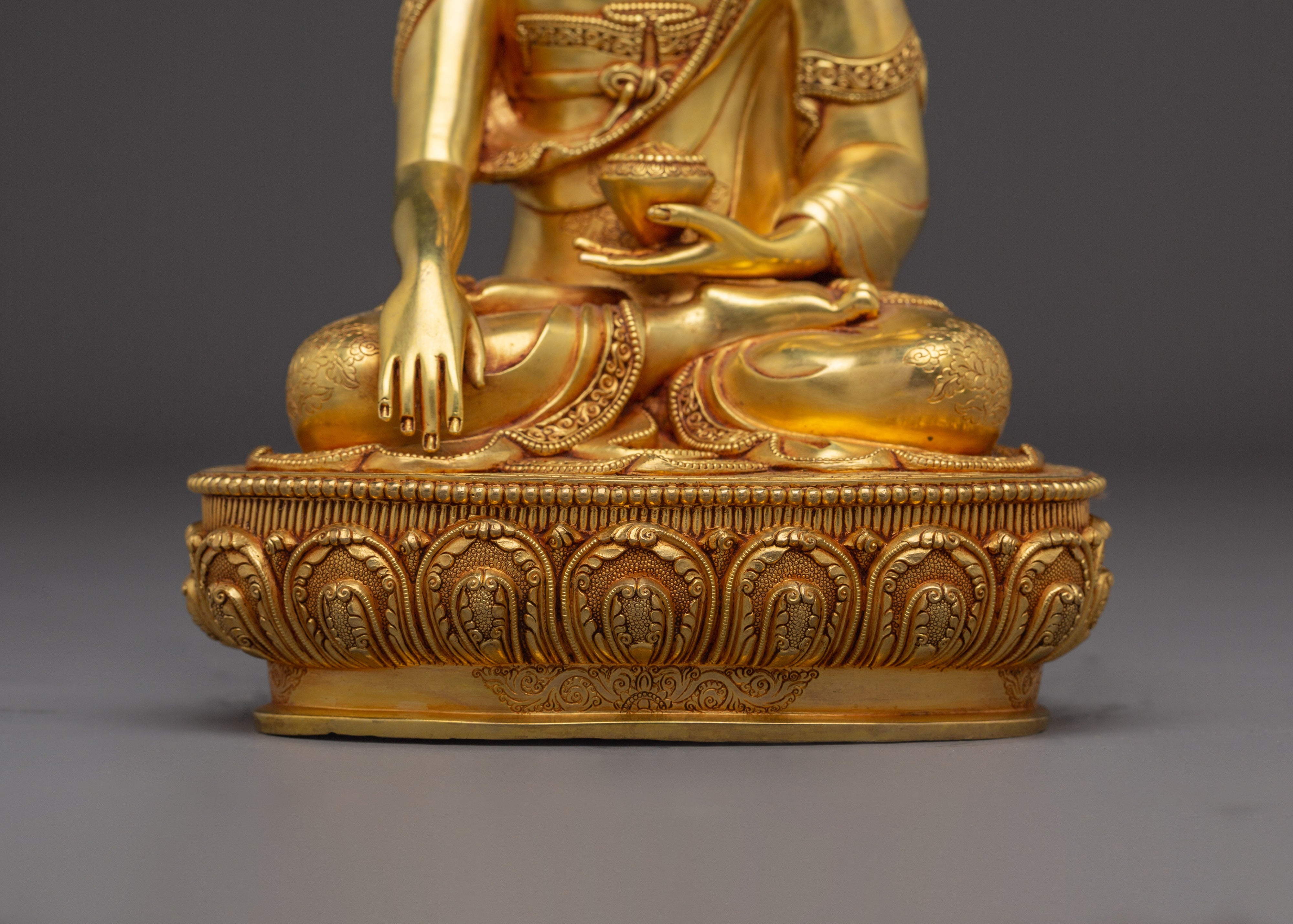 Serene Tibetan Shakyamuni Buddha Art | Enlightenment Symbol Gautama Buddha
