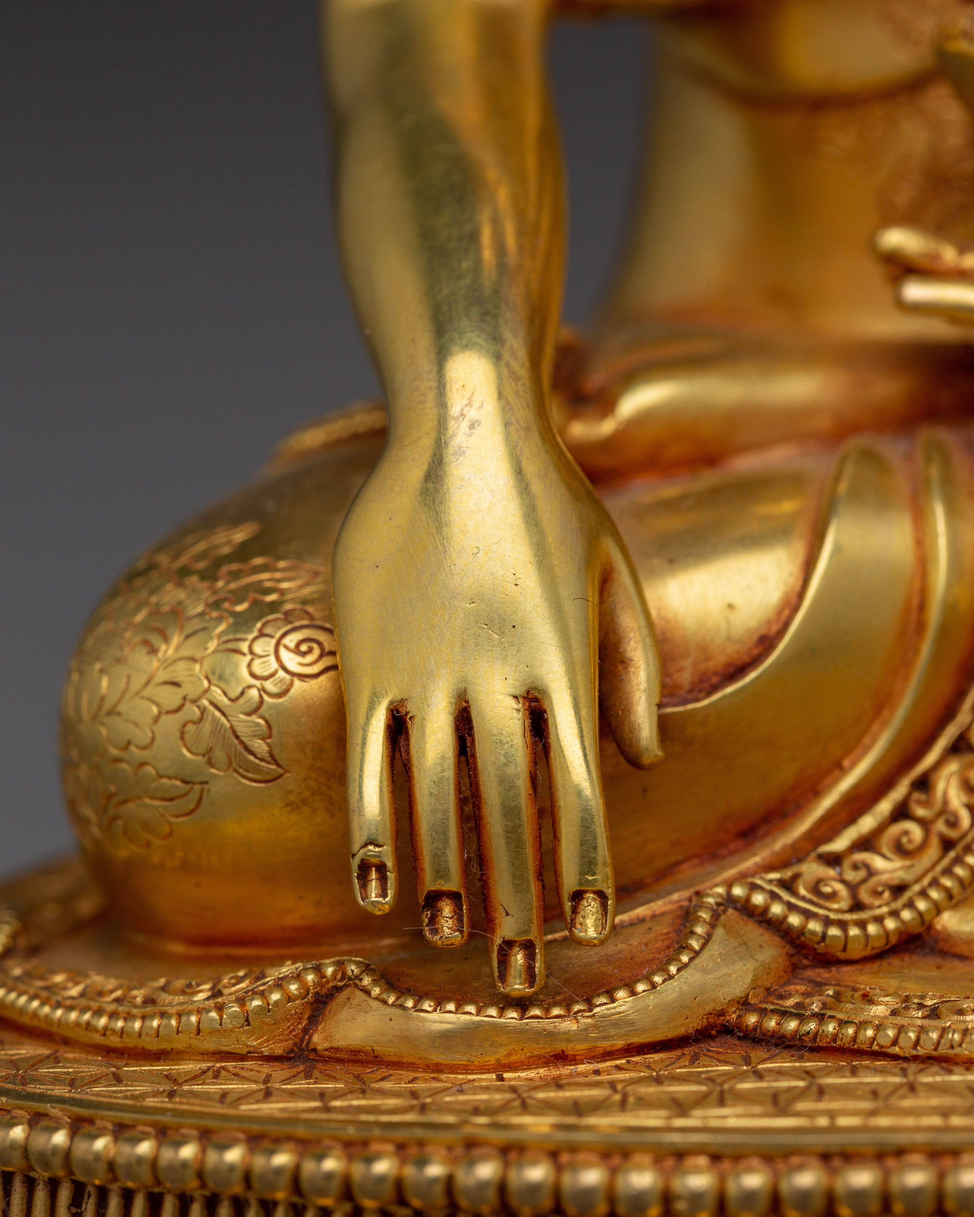 Serene Tibetan Shakyamuni Buddha Art | Enlightenment Symbol Gautama Buddha