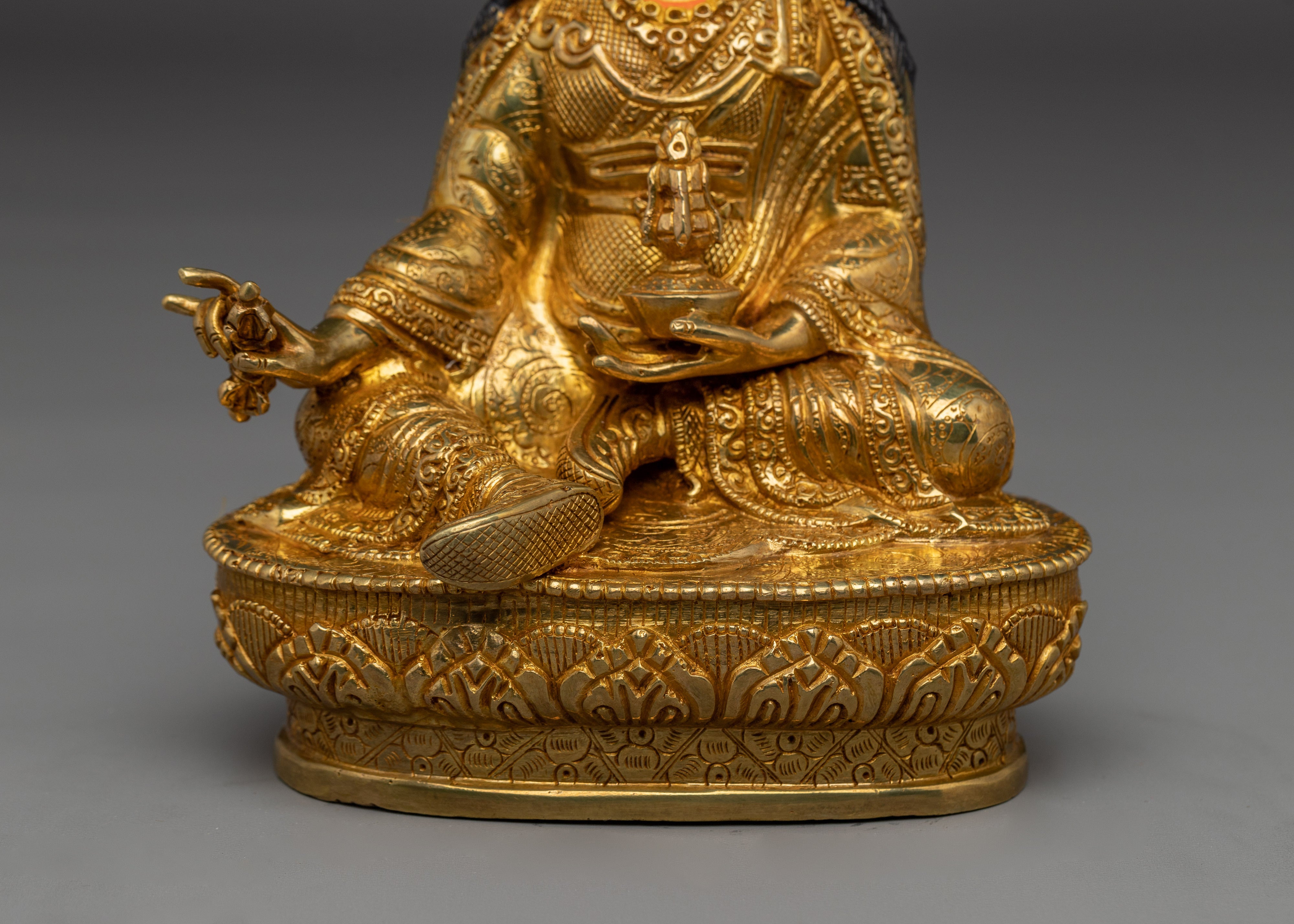 Radiant Guru Rinpoche Statue | Vajra Master Padmasambhava Sculpture