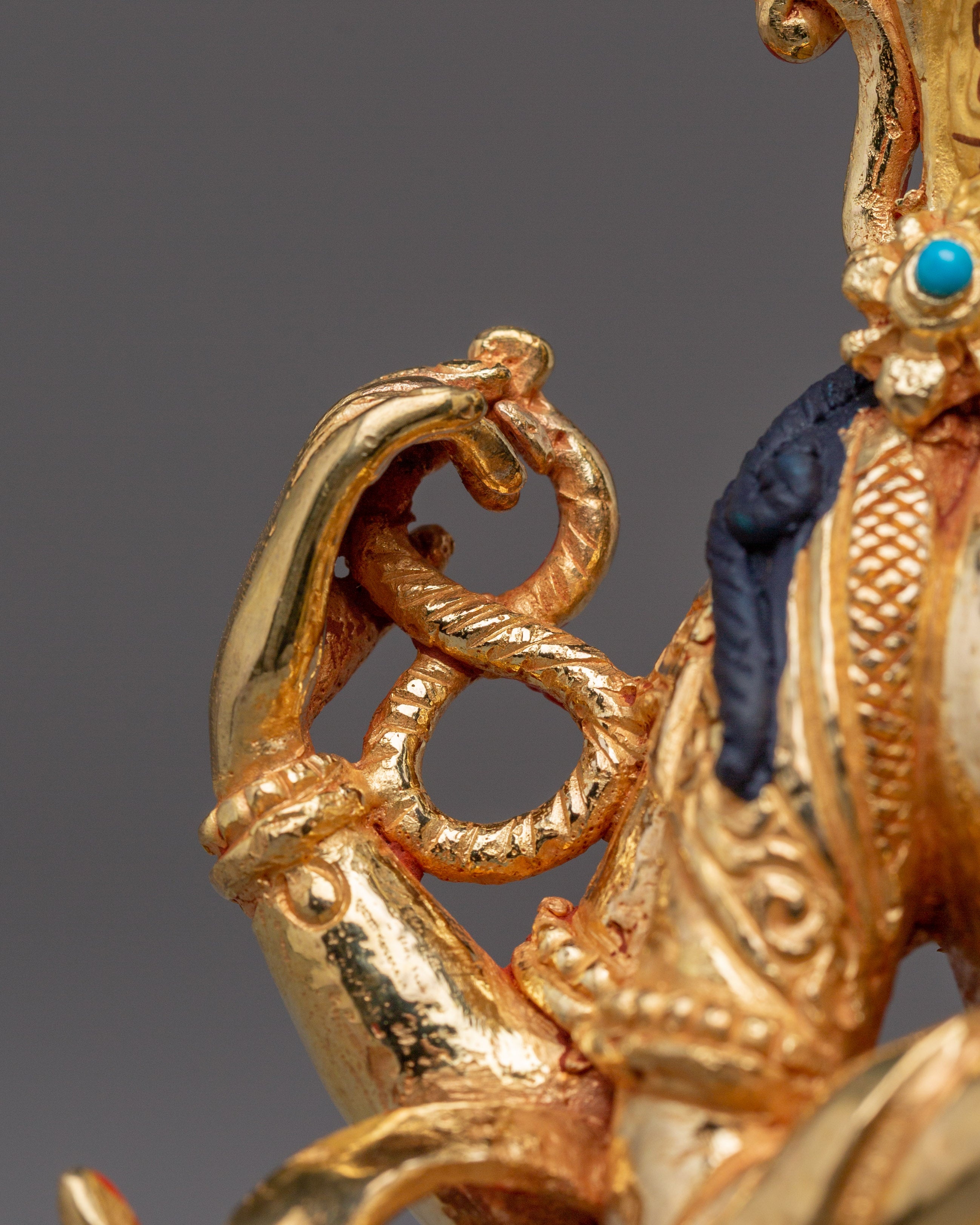 Protective Bodhisattva Chenrezig Statue | The one who looks with unwavering eye