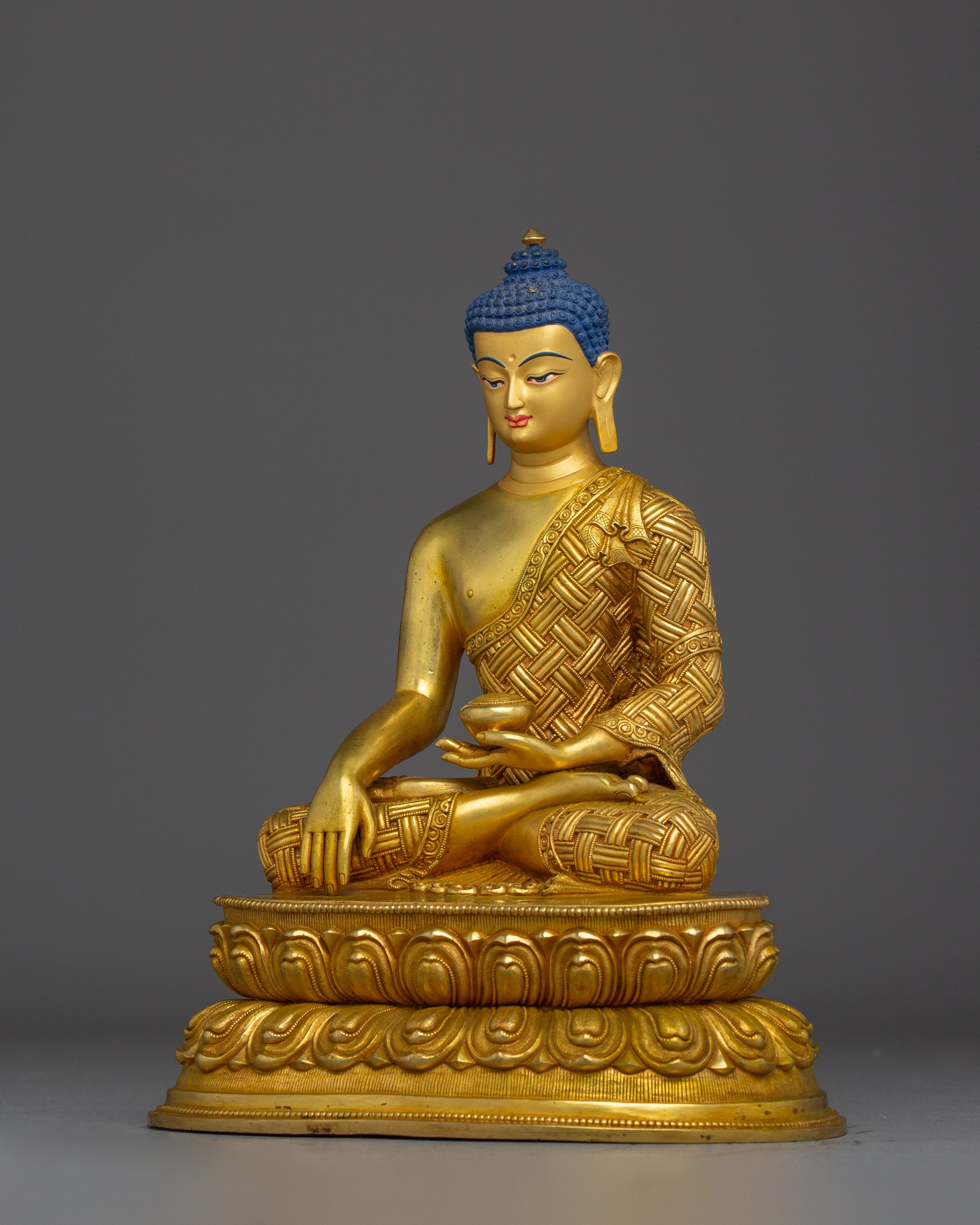 Traditional Gautama Buddha Sculpture | Peaceful buddha