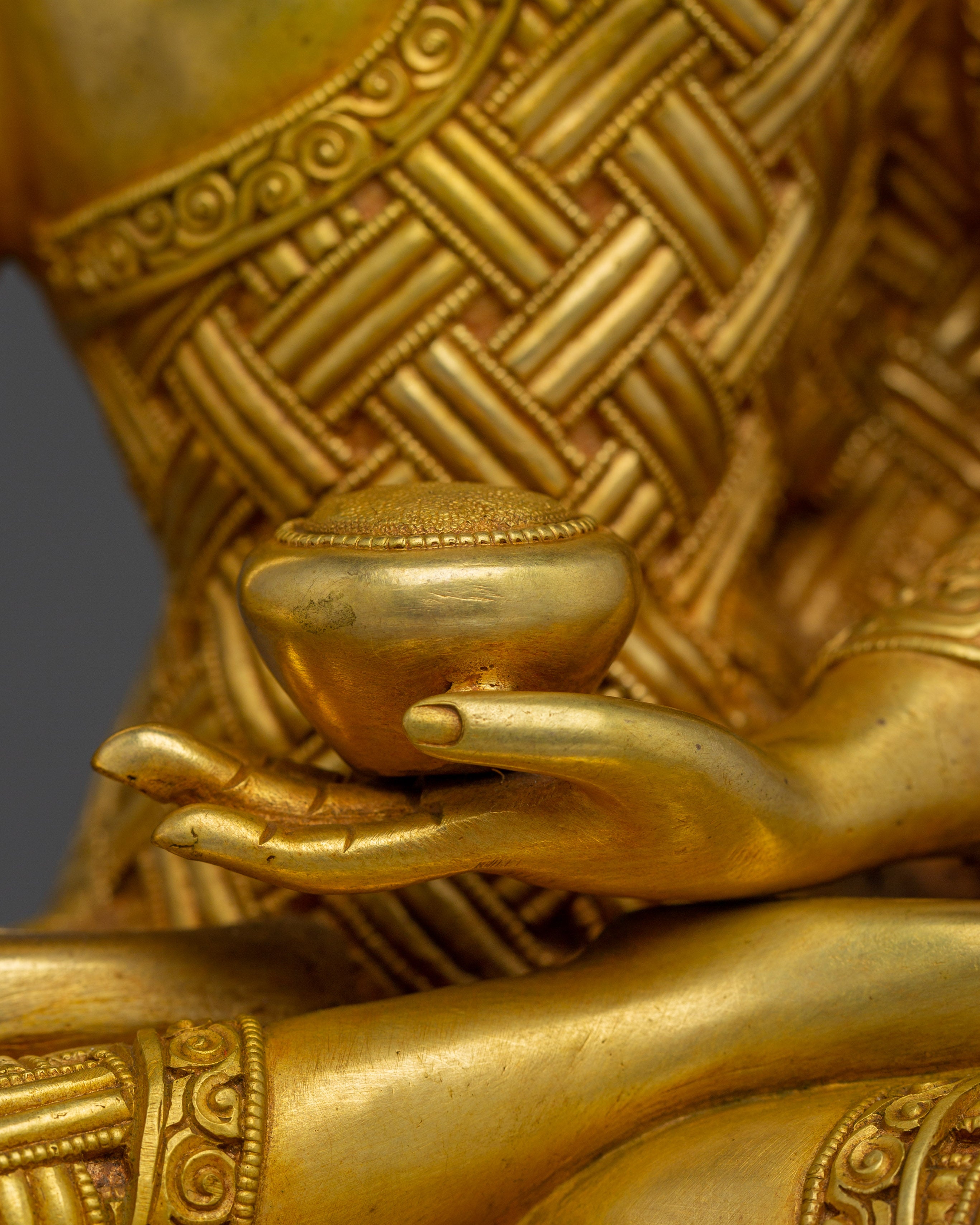 Traditional Gautama Buddha Sculpture | Peaceful buddha