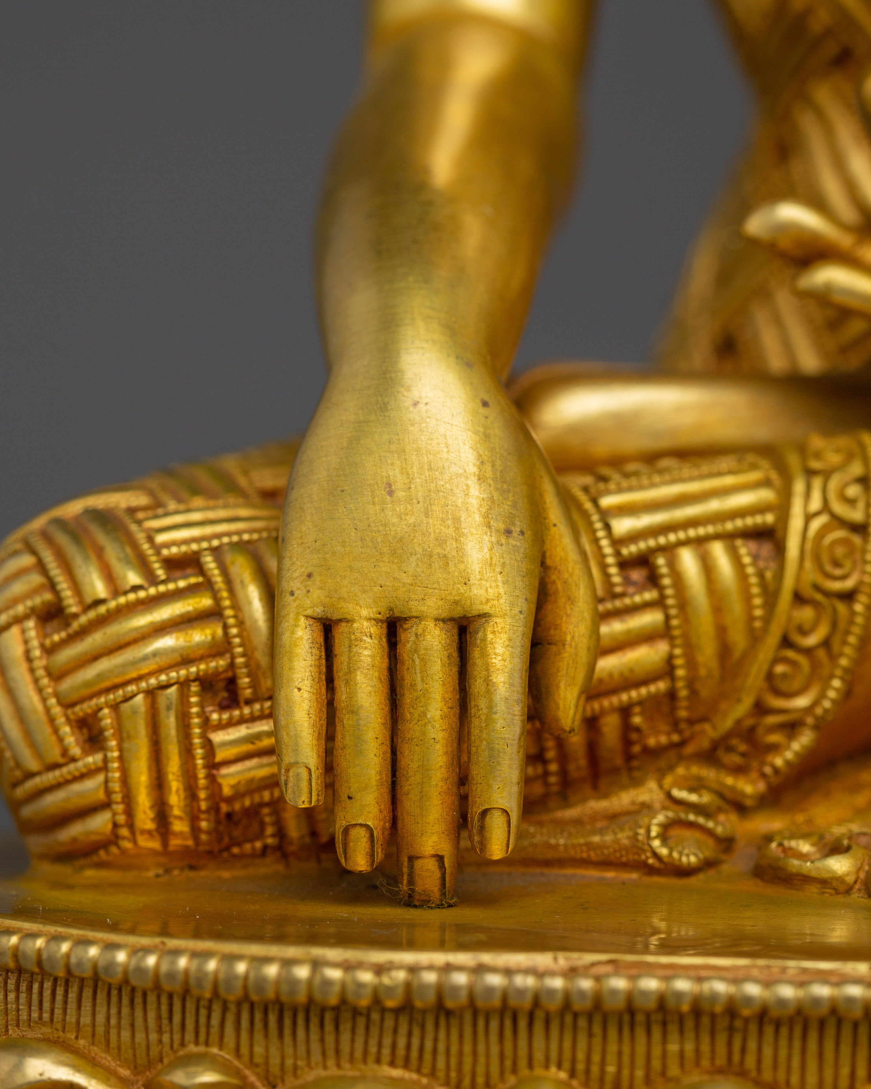 Traditional Gautama Buddha Sculpture | Peaceful buddha