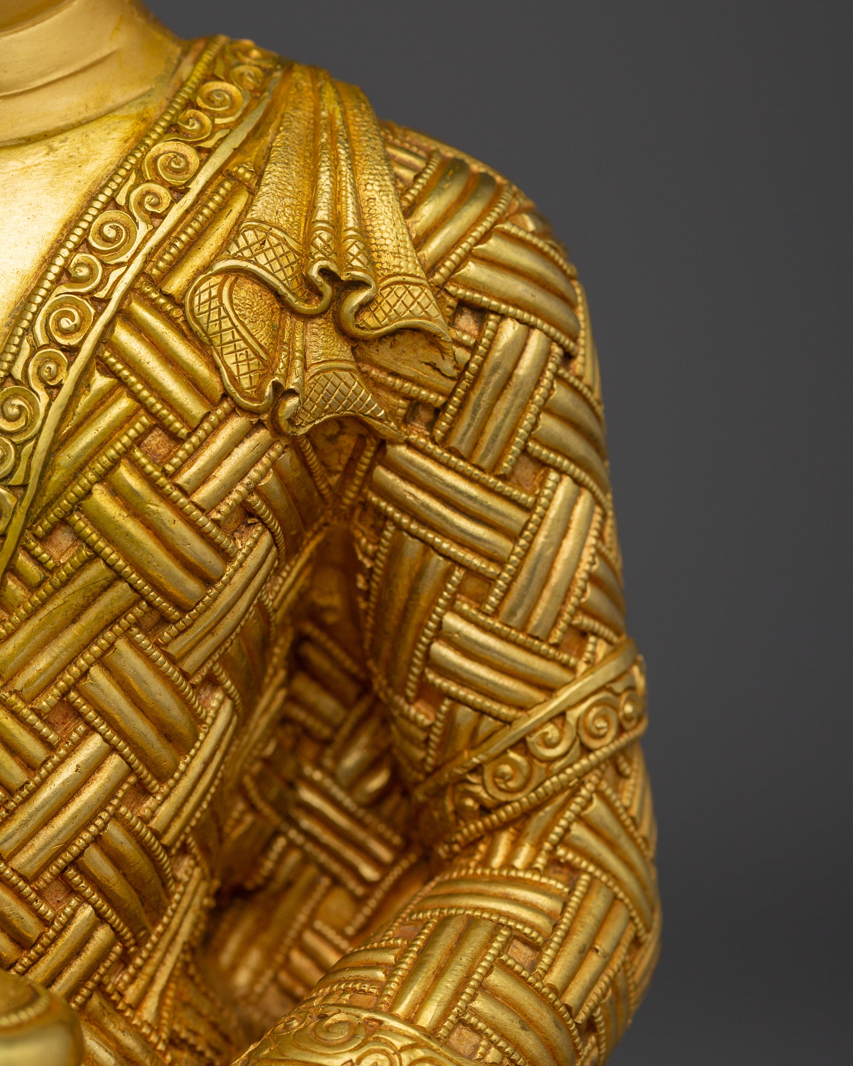 Traditional Gautama Buddha Sculpture | Peaceful buddha