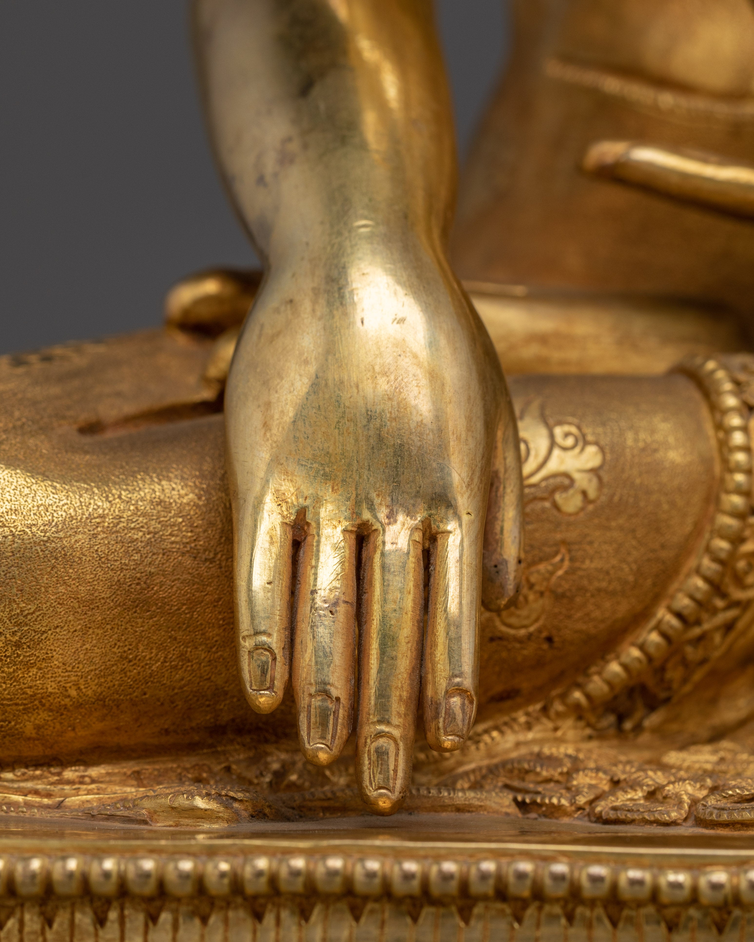 Meditating Shakyamuni Buddha Golden Statue | Buddhist Spiritual Decor